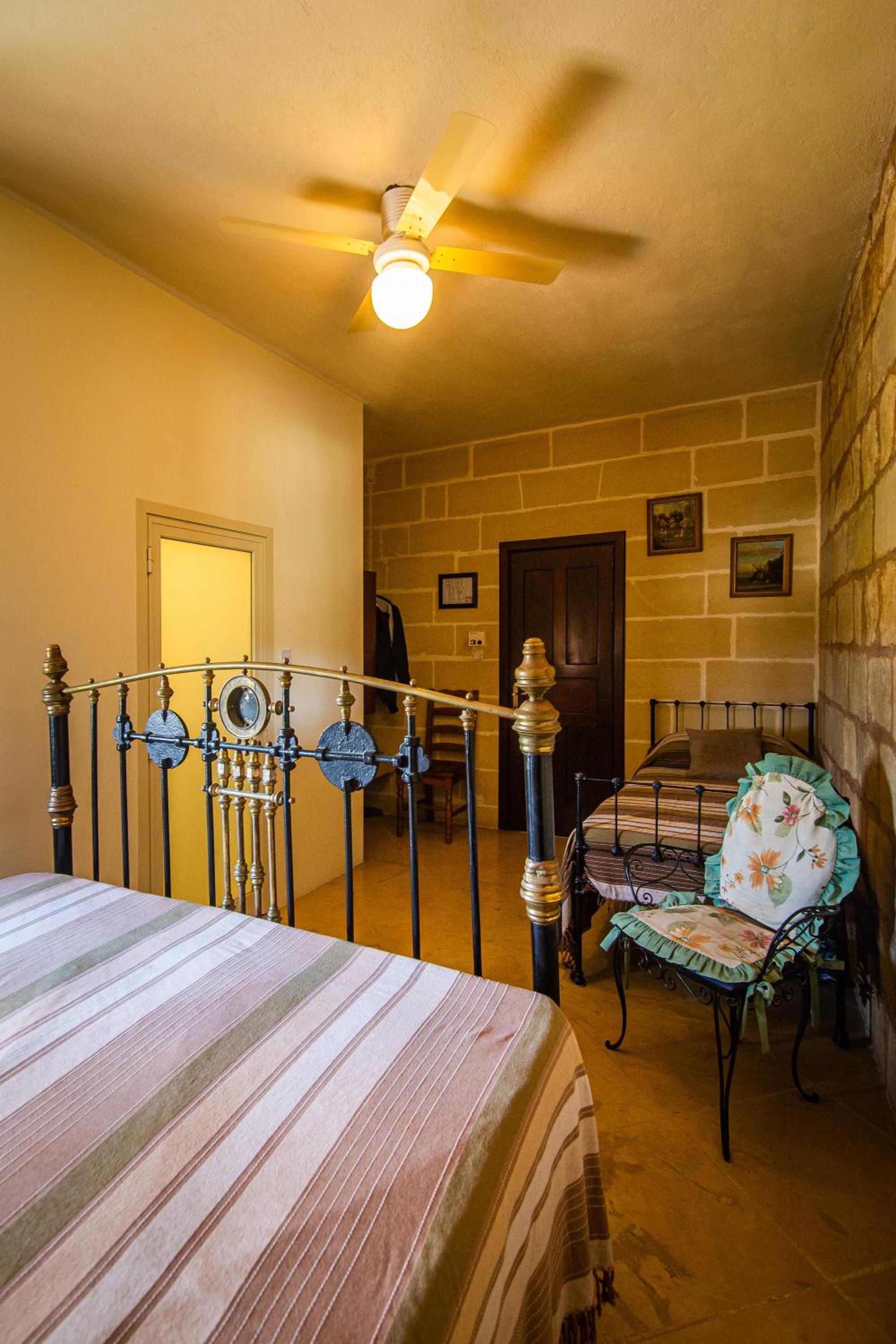 Ta' Bertu Host Family Bed & Breakfast