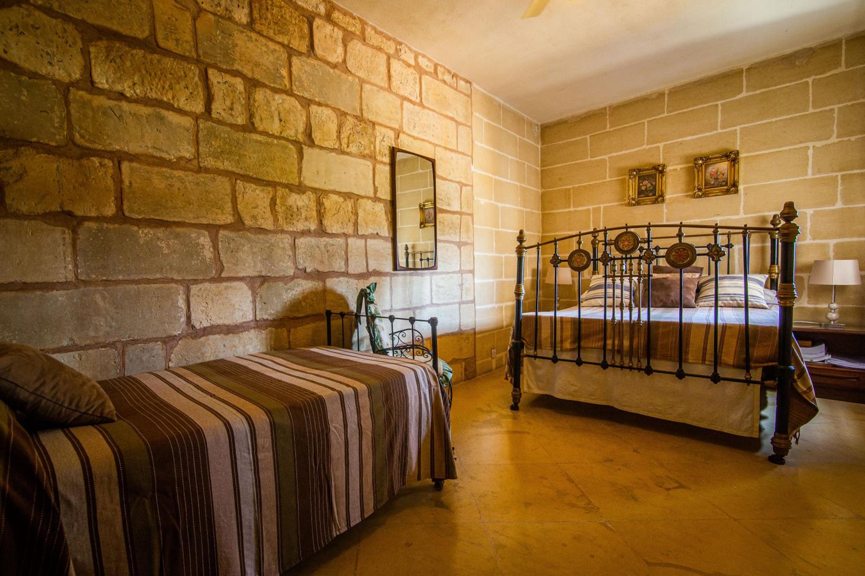 Ta' Bertu Host Family Bed & Breakfast
