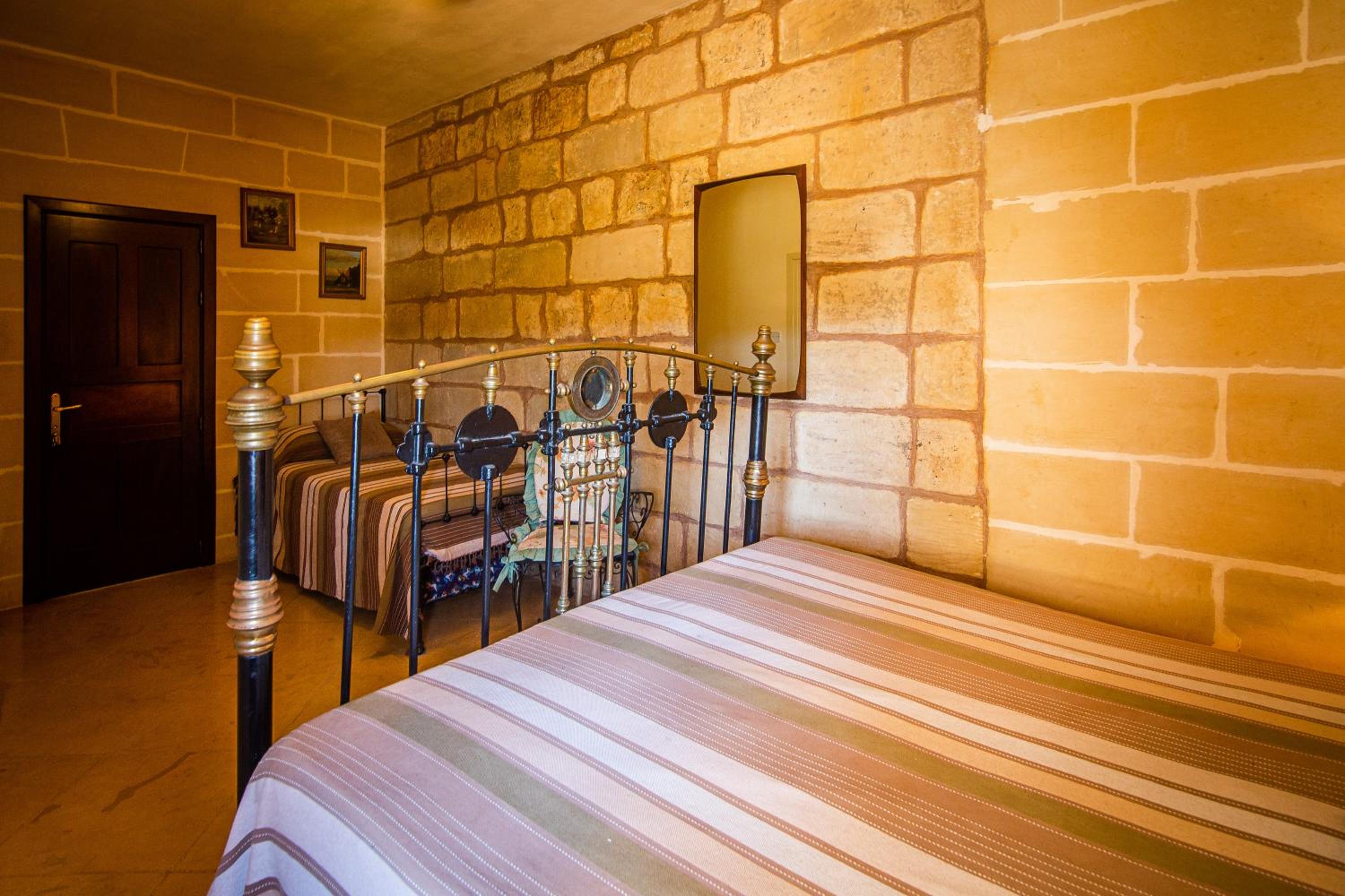 Ta' Bertu Host Family Bed & Breakfast