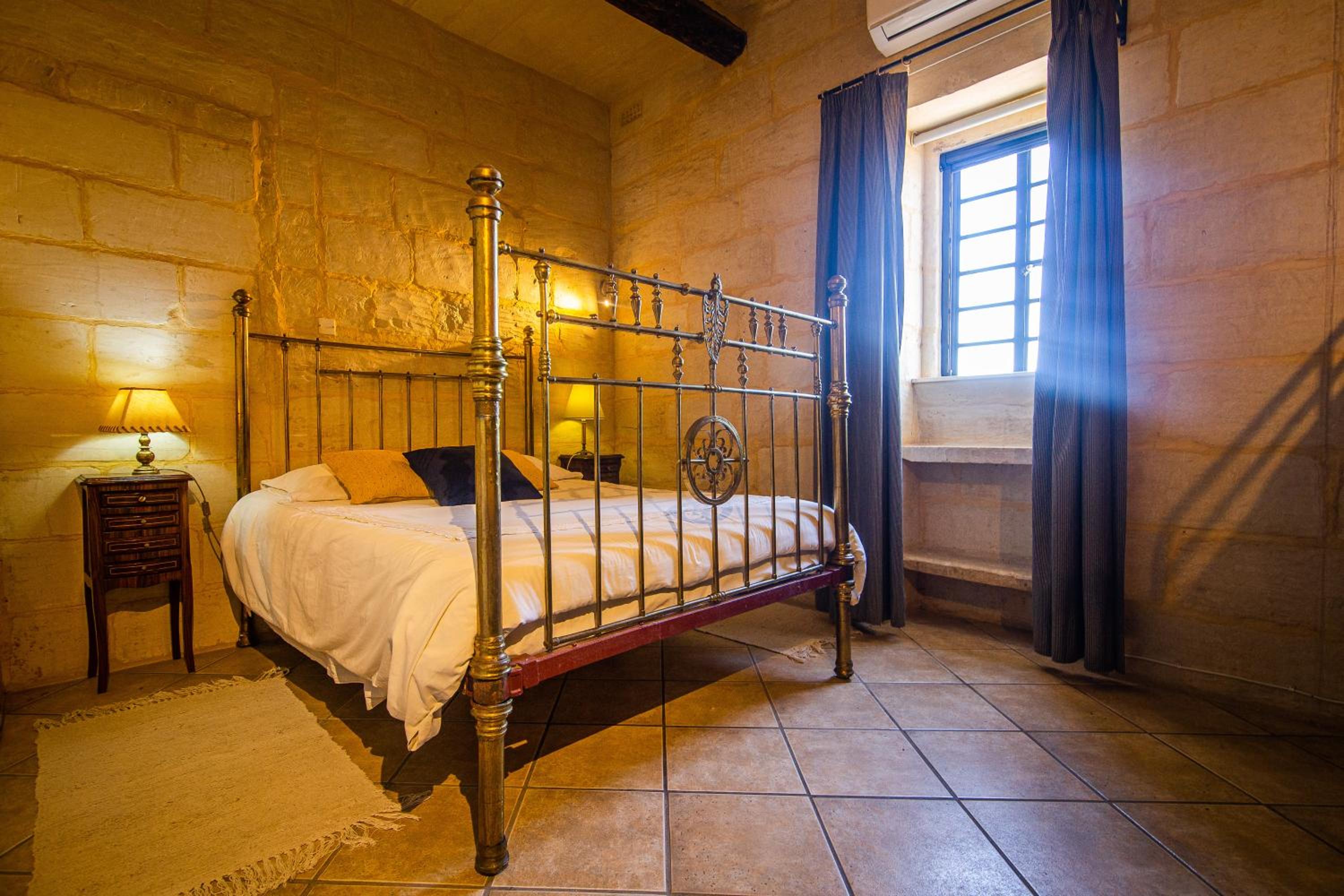 Ta' Bertu Host Family Bed & Breakfast