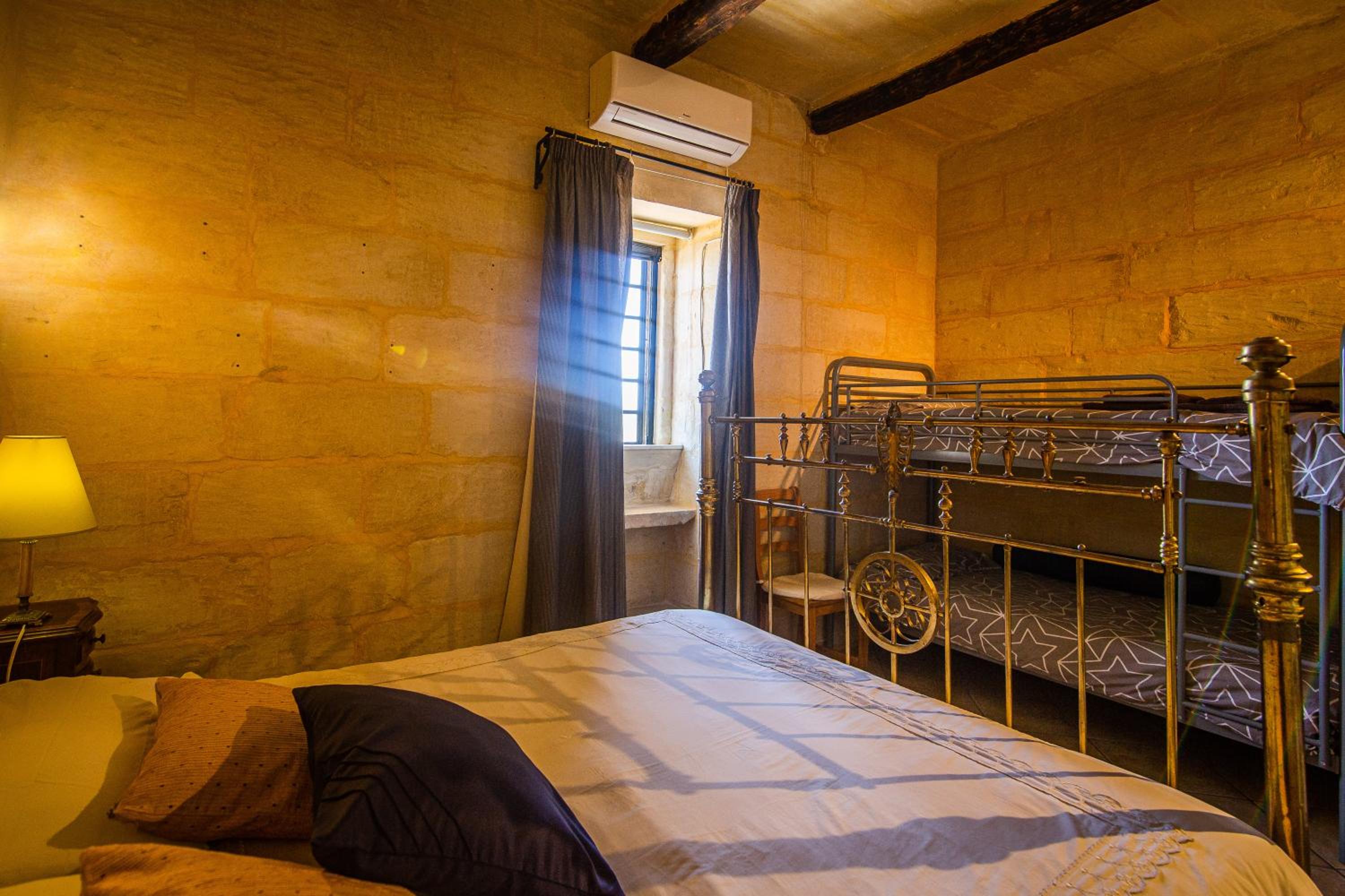 Ta' Bertu Host Family Bed & Breakfast