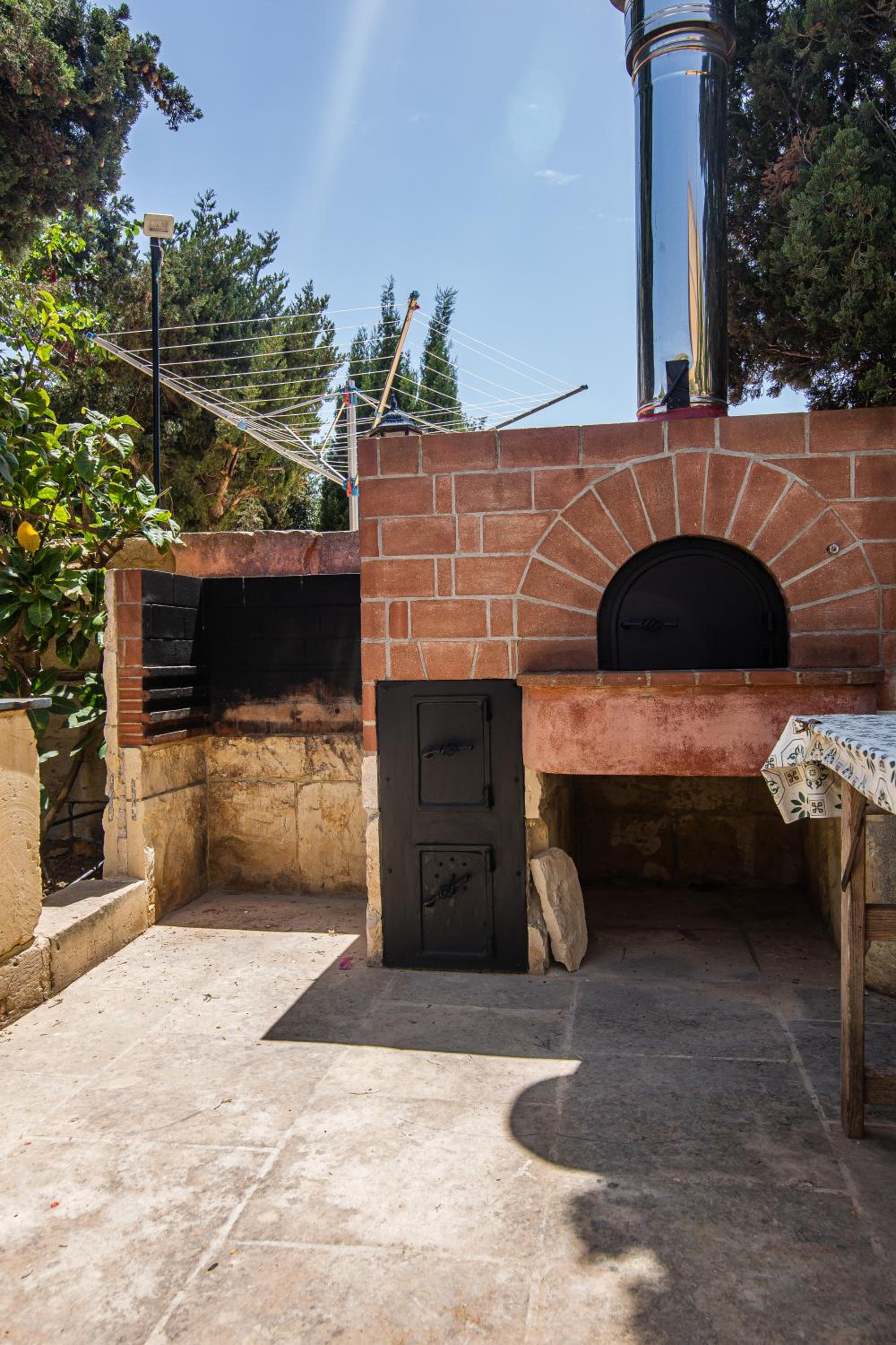 Ta' Bertu Host Family Bed & Breakfast