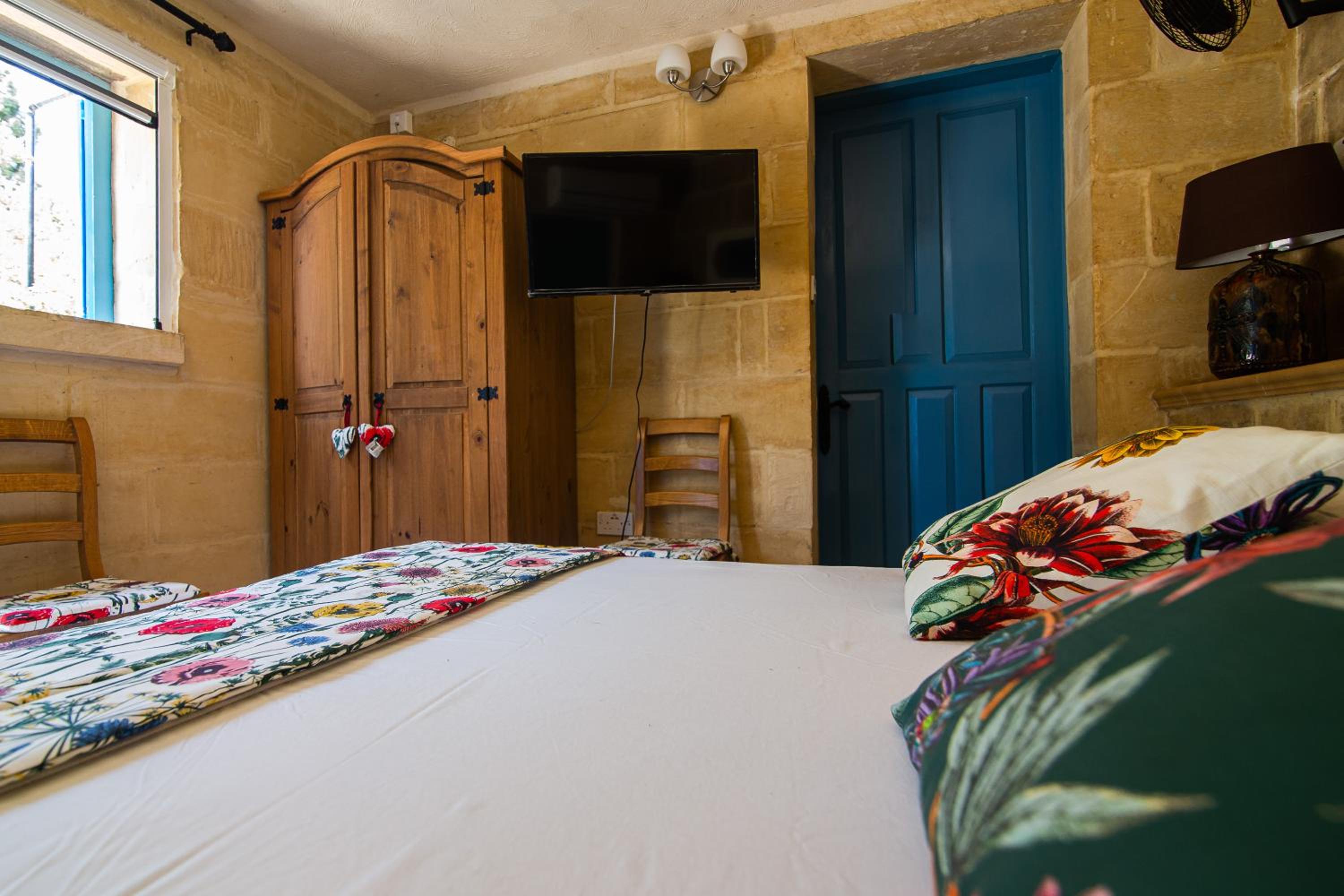 Ta' Bertu Host Family Bed & Breakfast