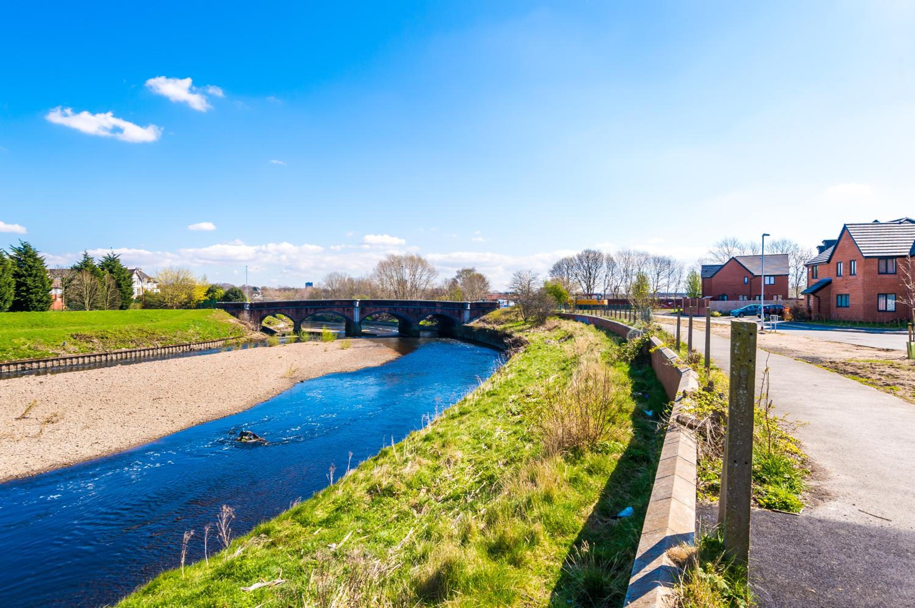 Vidale Court, 3 Bedroom House with River Irwell view, sleeps 6 view 2