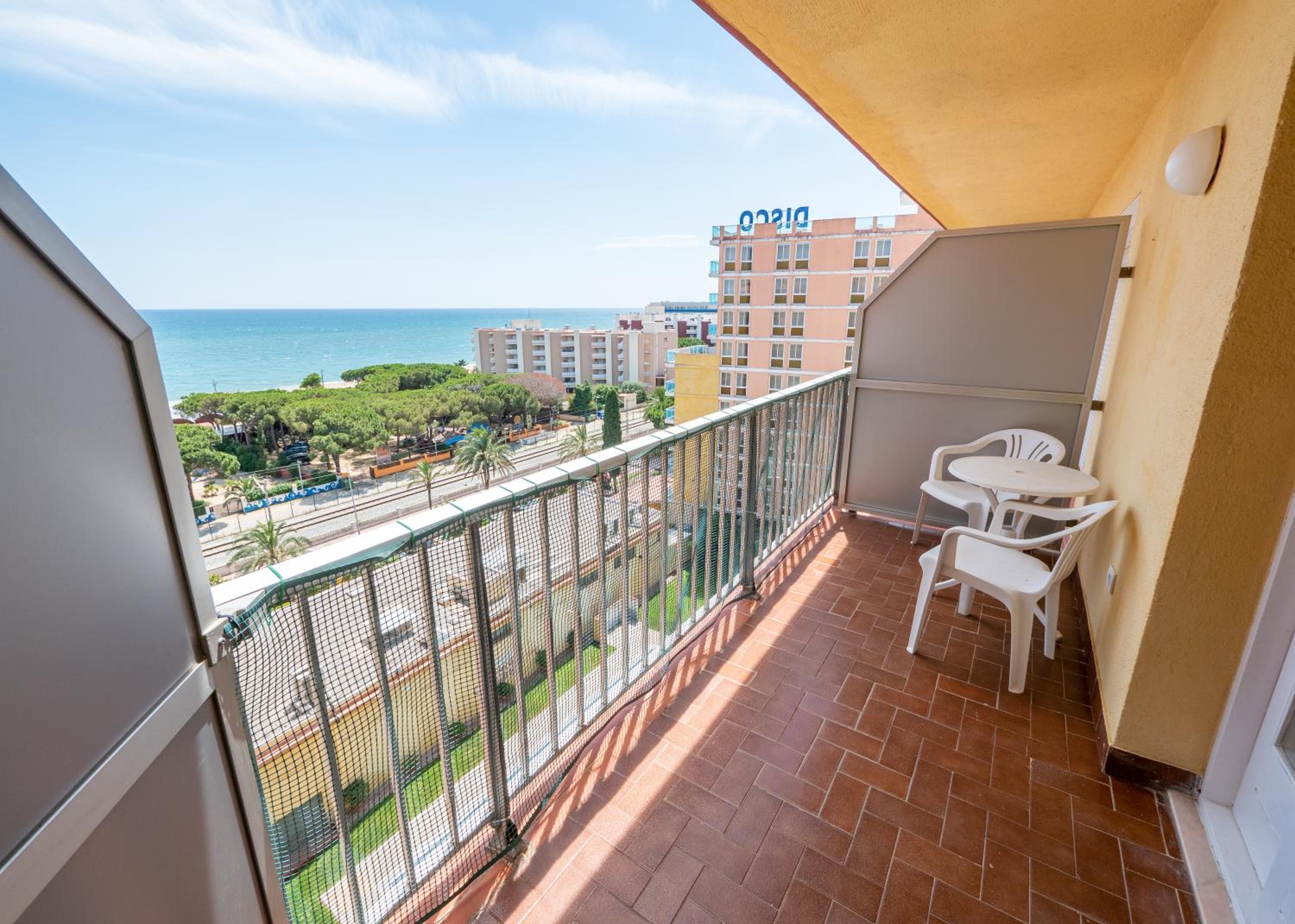 HomeHolidaysRentals Bonte view 3