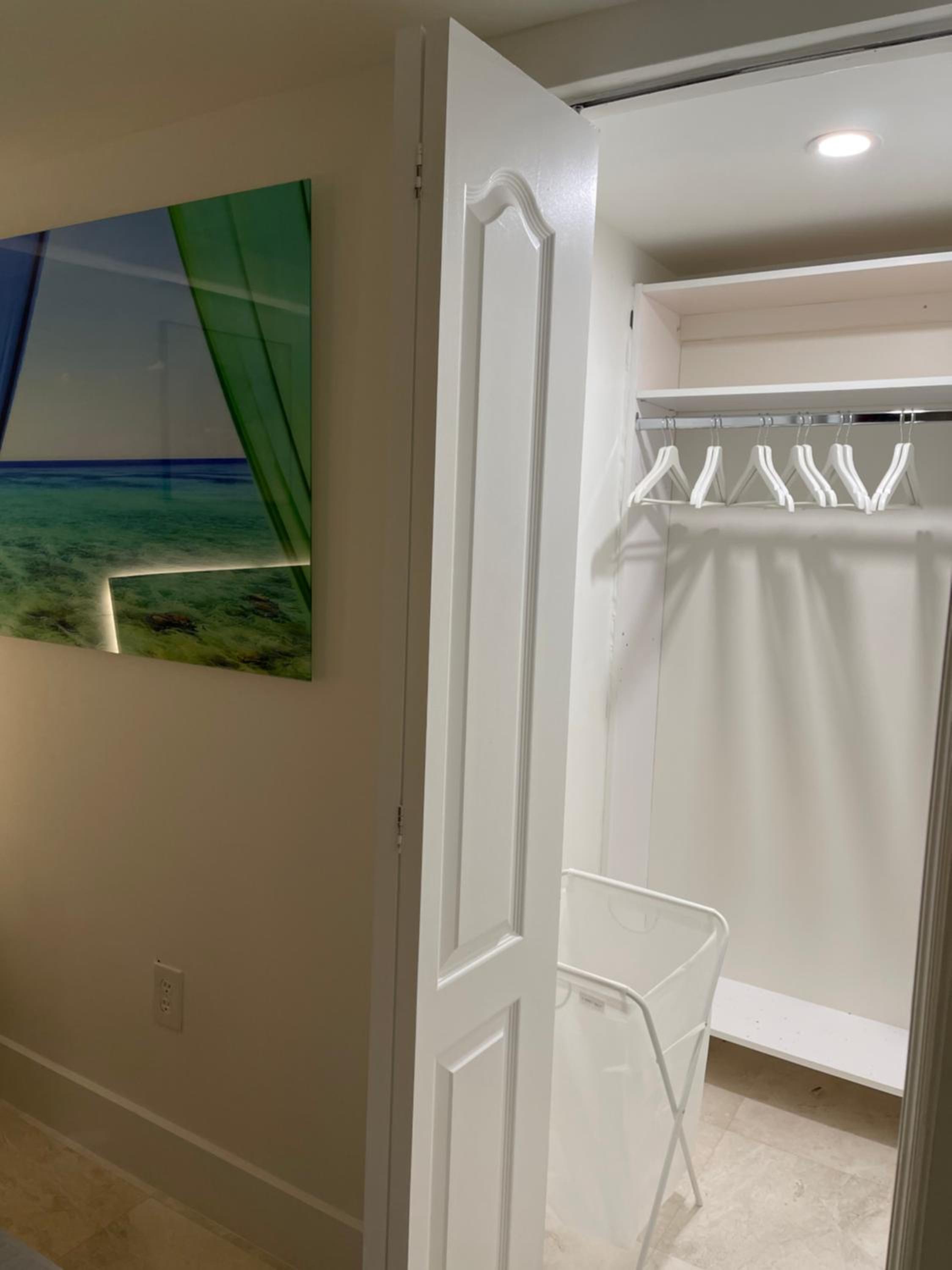 Downtown Miami Brickell Bay & Pool View 4 Bedrooms