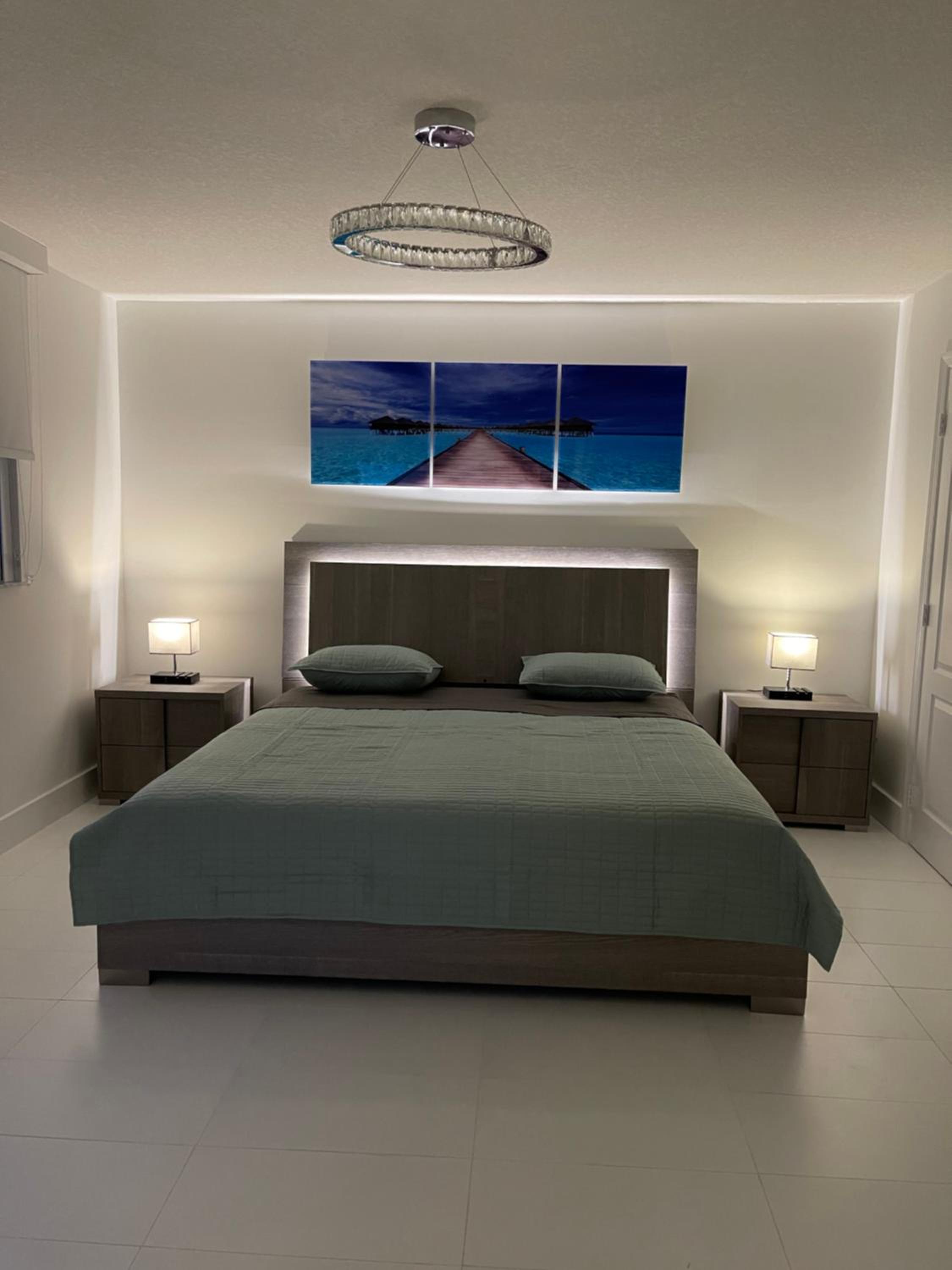 Downtown Miami Brickell Bay & Pool View 4 Bedrooms
