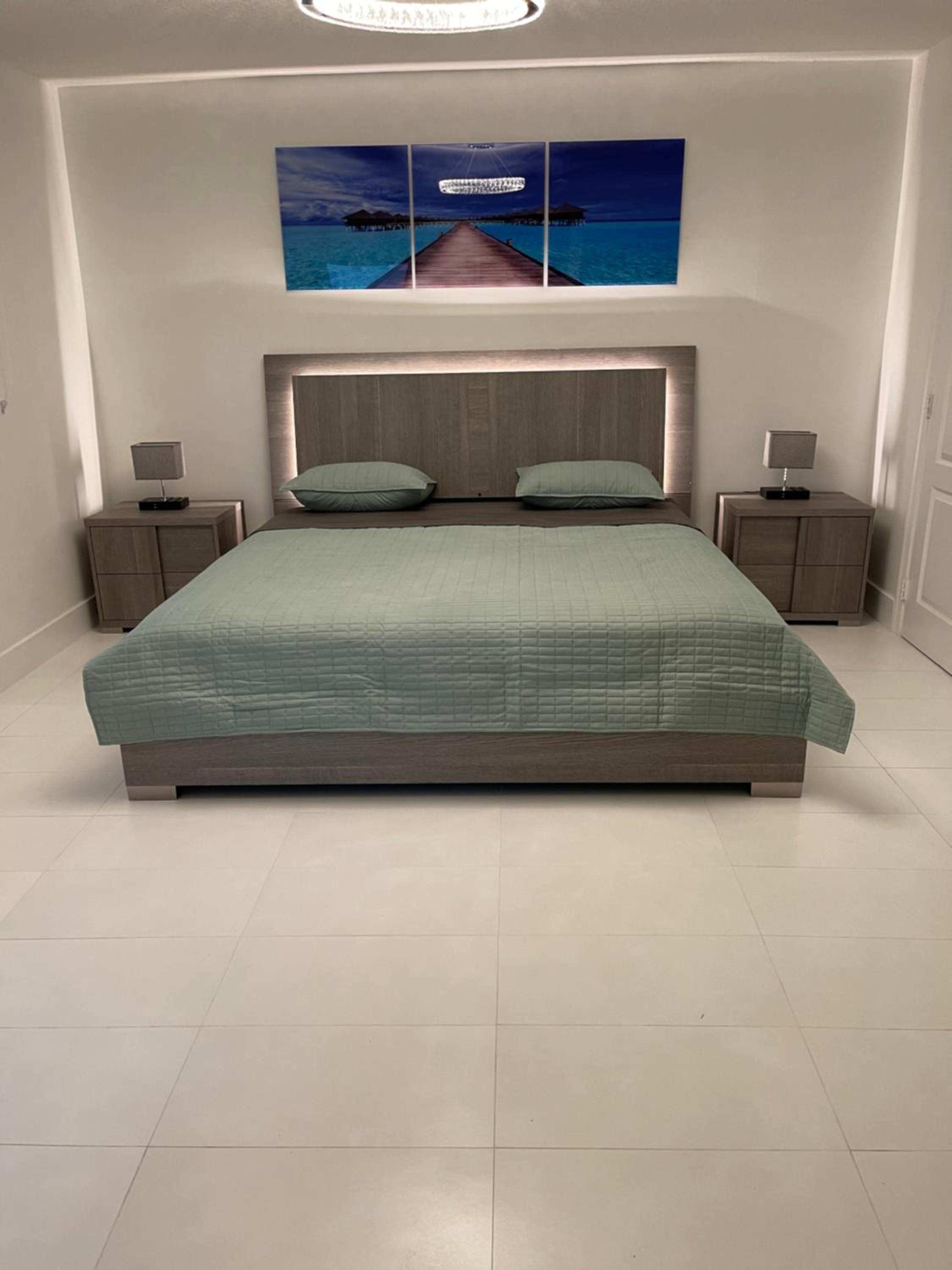 Downtown Miami Brickell Bay & Pool View 4 Bedrooms