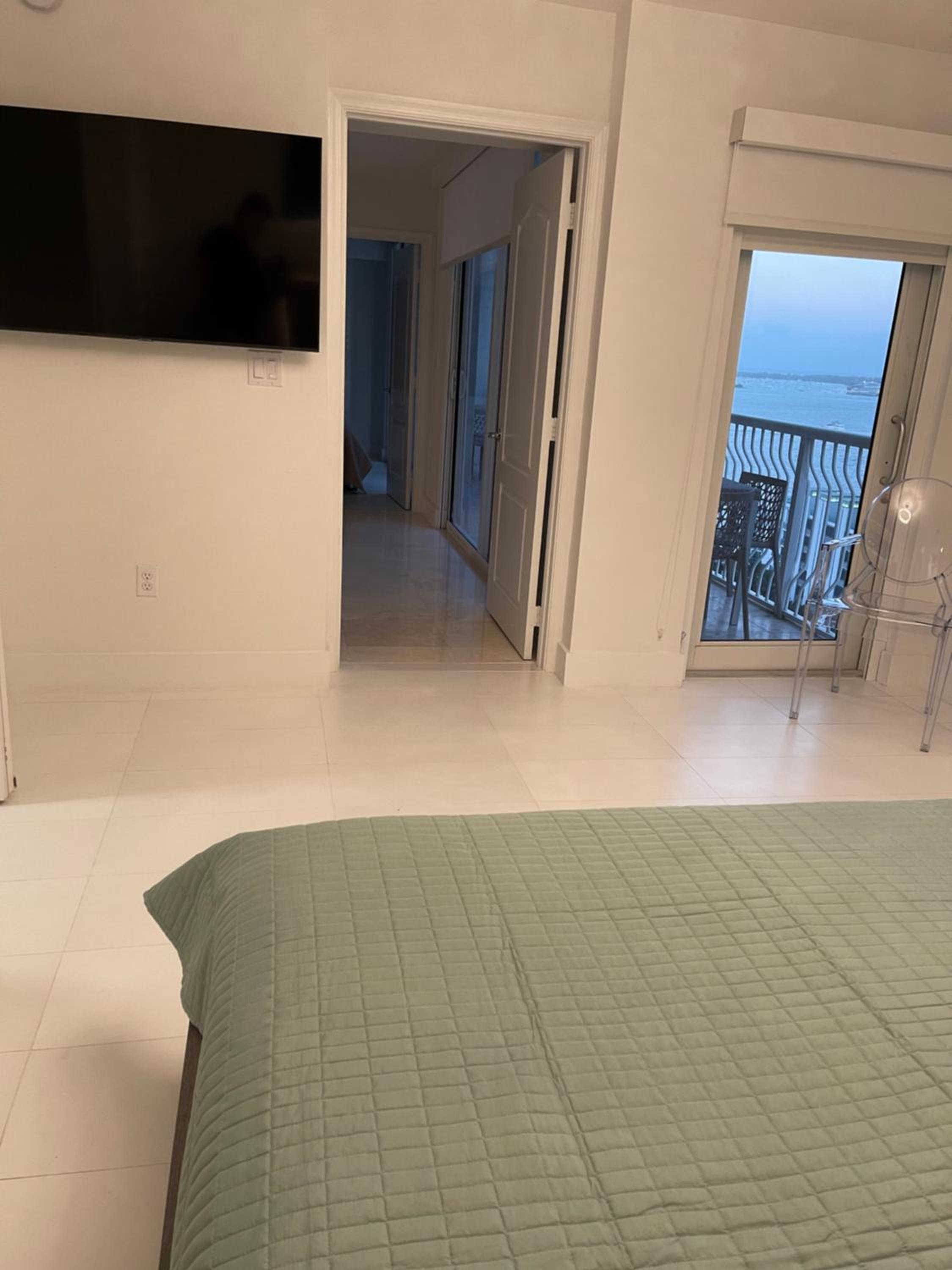 Downtown Miami Brickell Bay & Pool View 4 Bedrooms