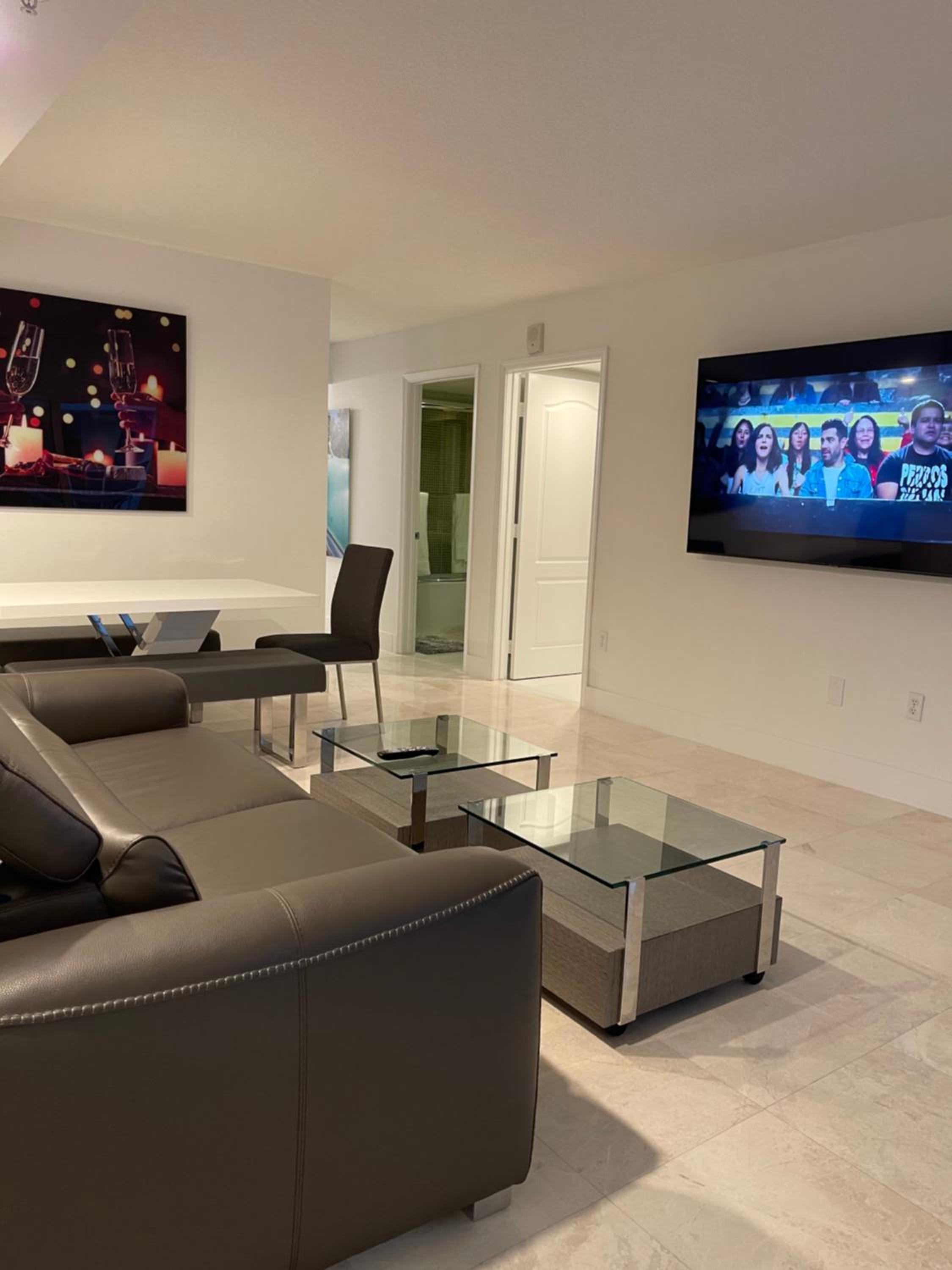 Downtown Miami Brickell Bay & Pool View 4 Bedrooms