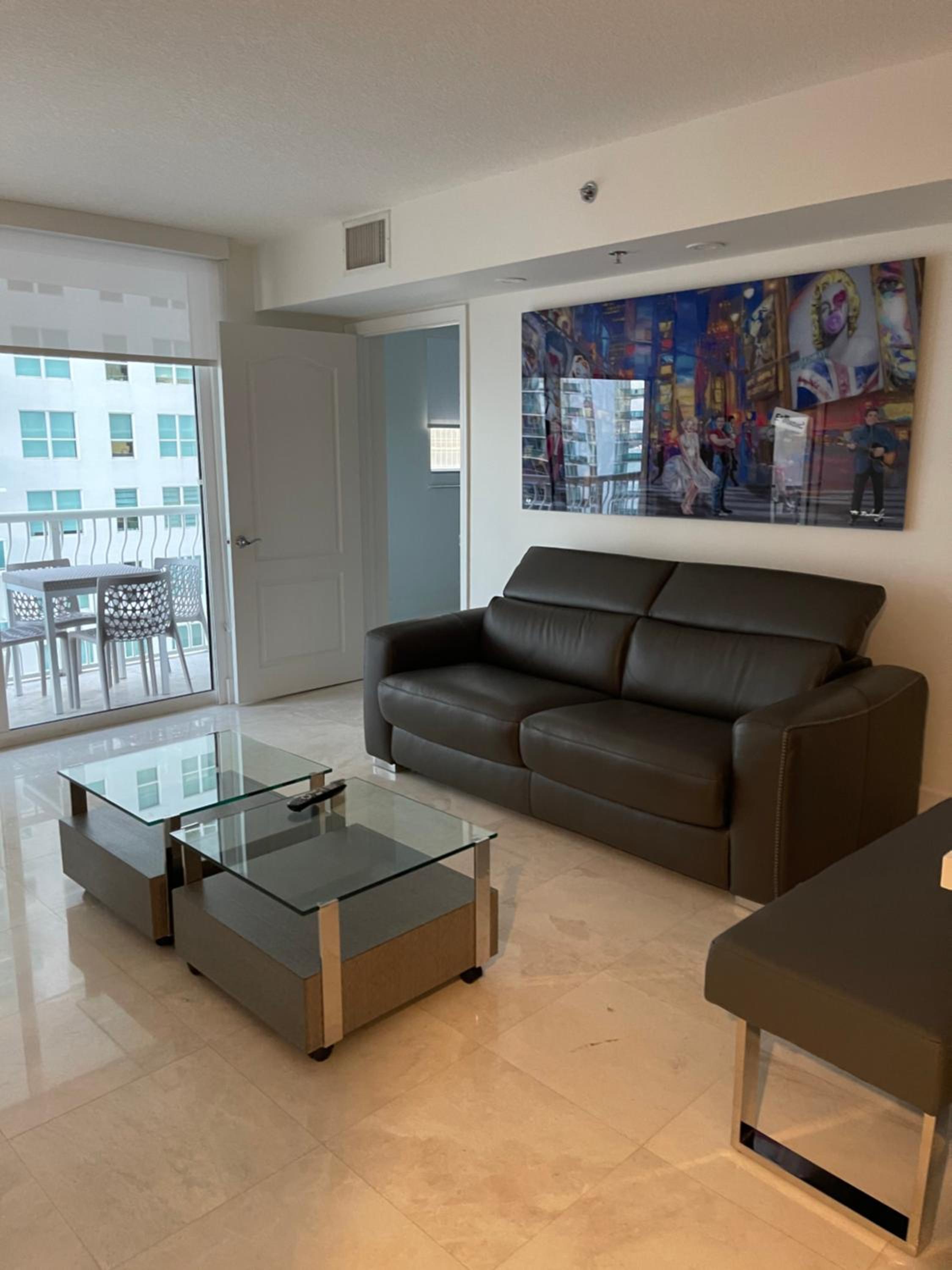 Downtown Miami Brickell Bay & Pool View 4 Bedrooms