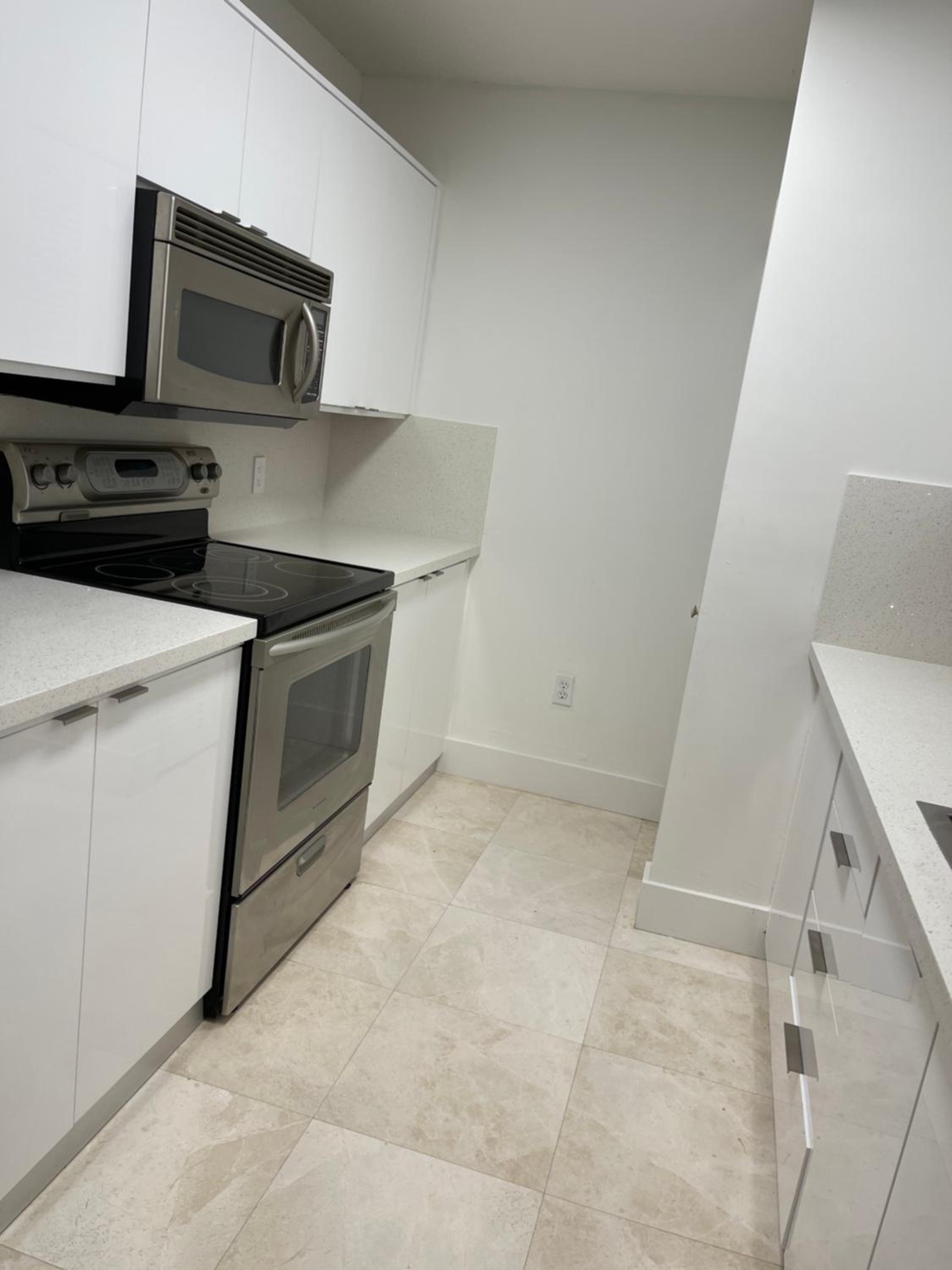 Downtown Miami Brickell Bay & Pool View 4 Bedrooms