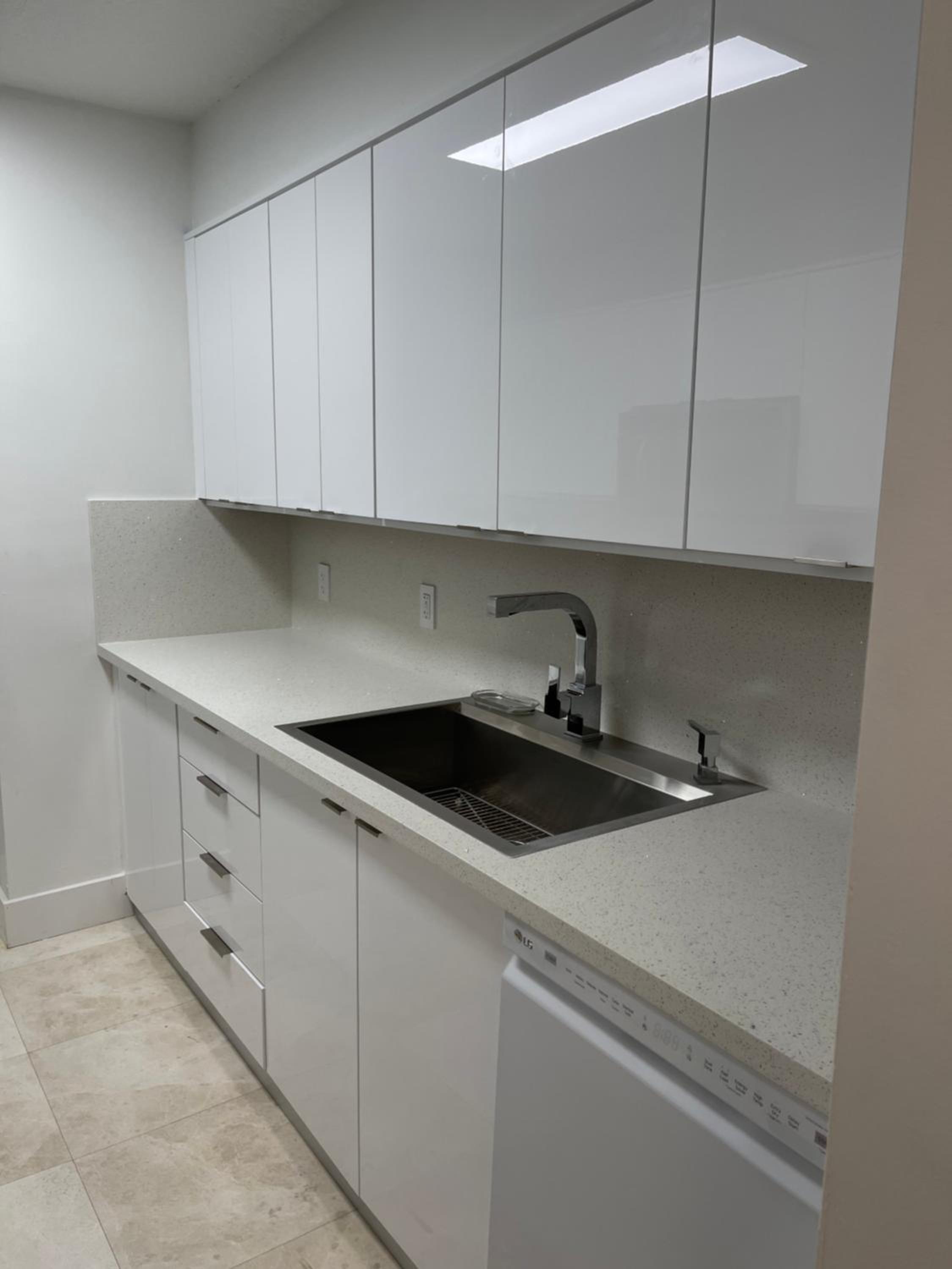 Downtown Miami Brickell Bay & Pool View 4 Bedrooms