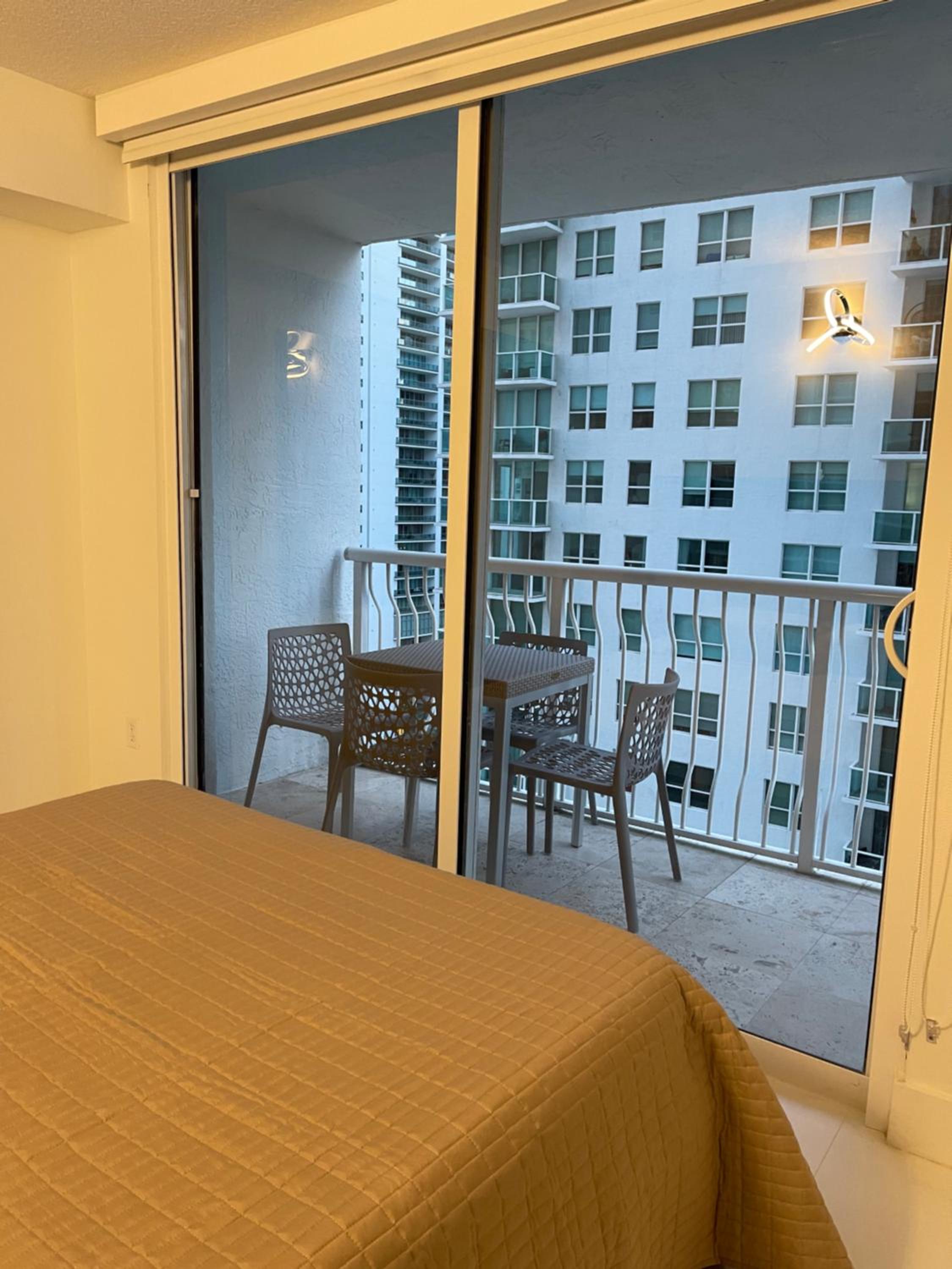 Downtown Miami Brickell Bay & Pool View 4 Bedrooms