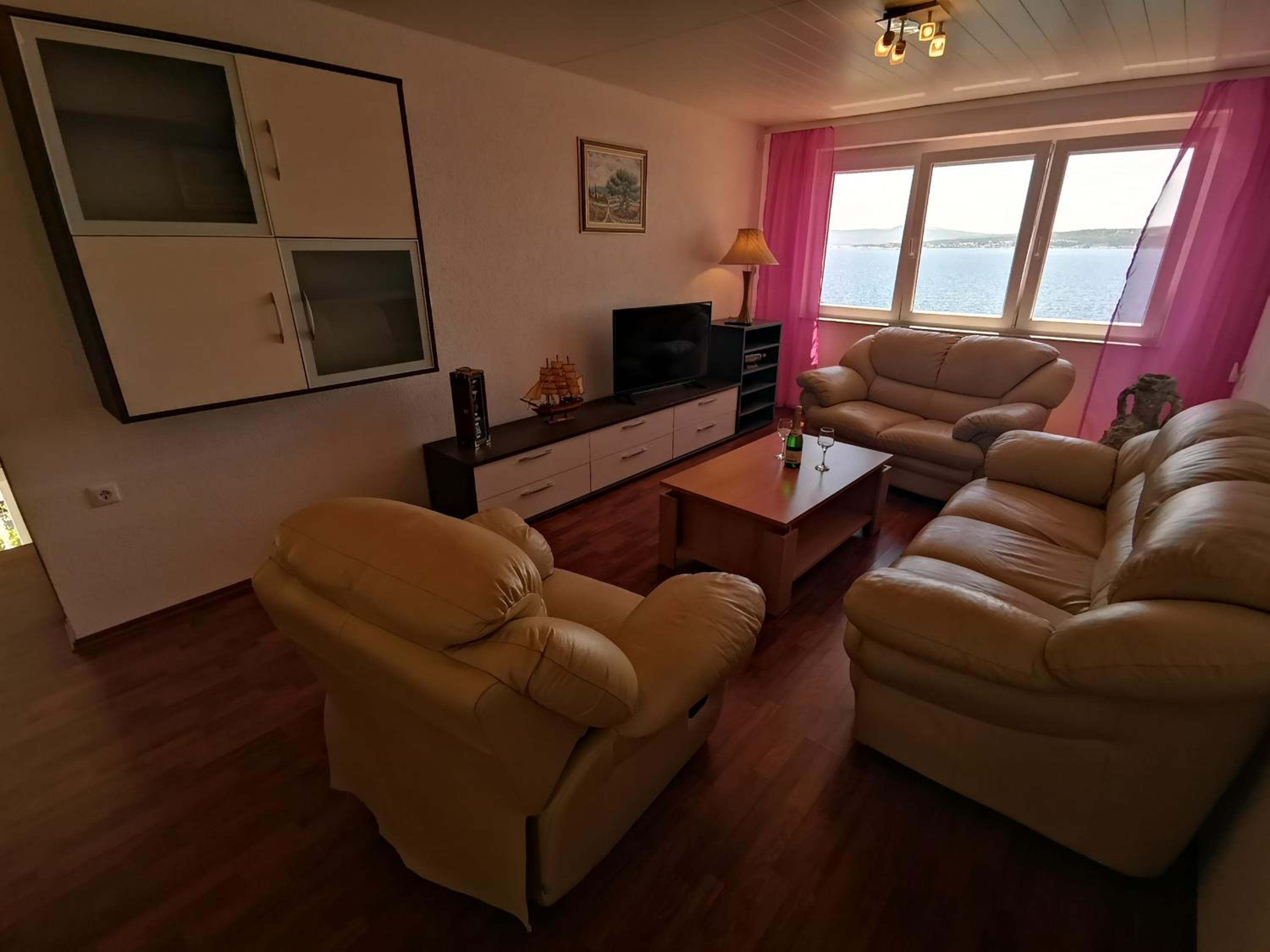NIKO 5 Apartment 70m from the beach