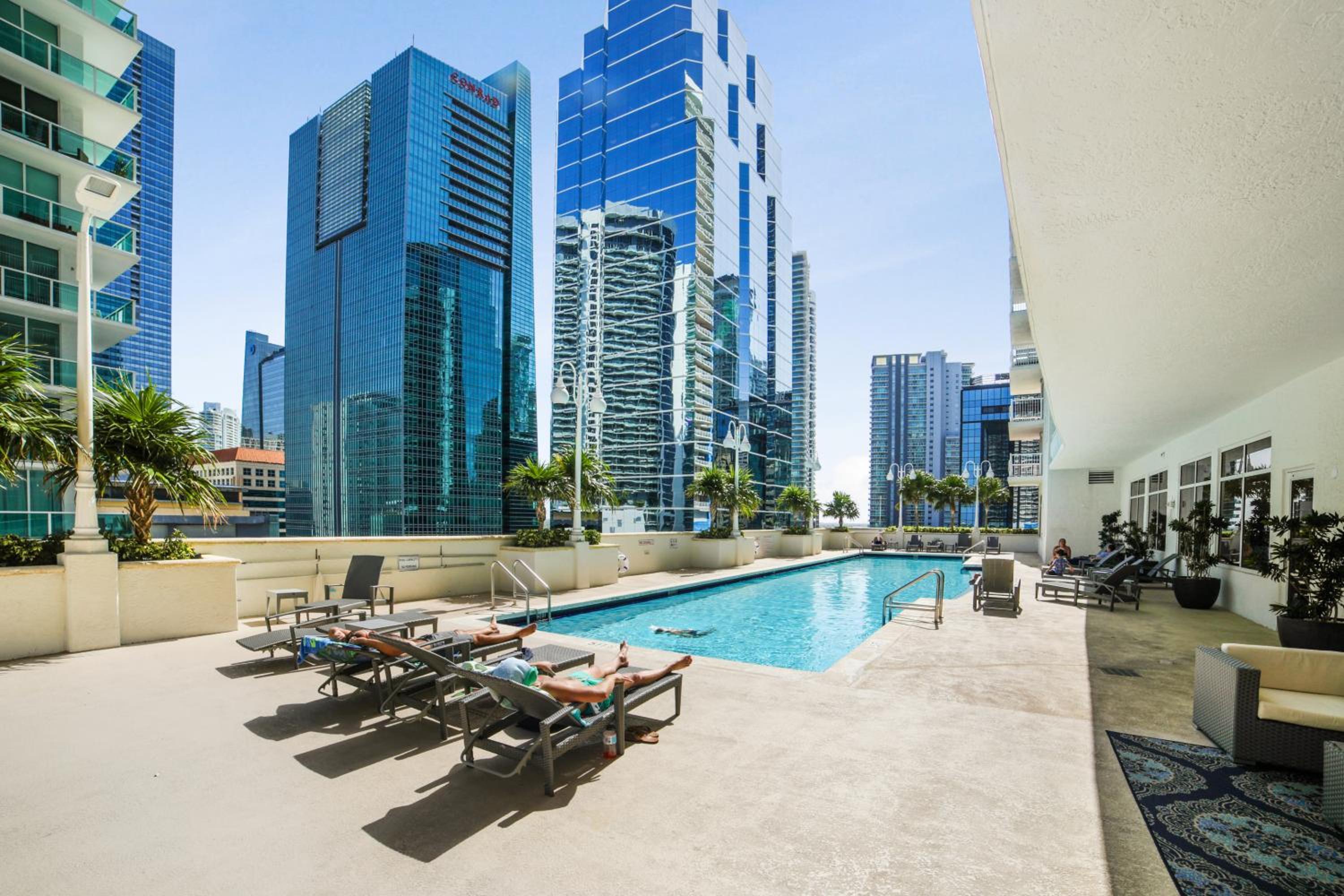 Downtown Miami Brickell Bay & Pool View 4 Bedrooms