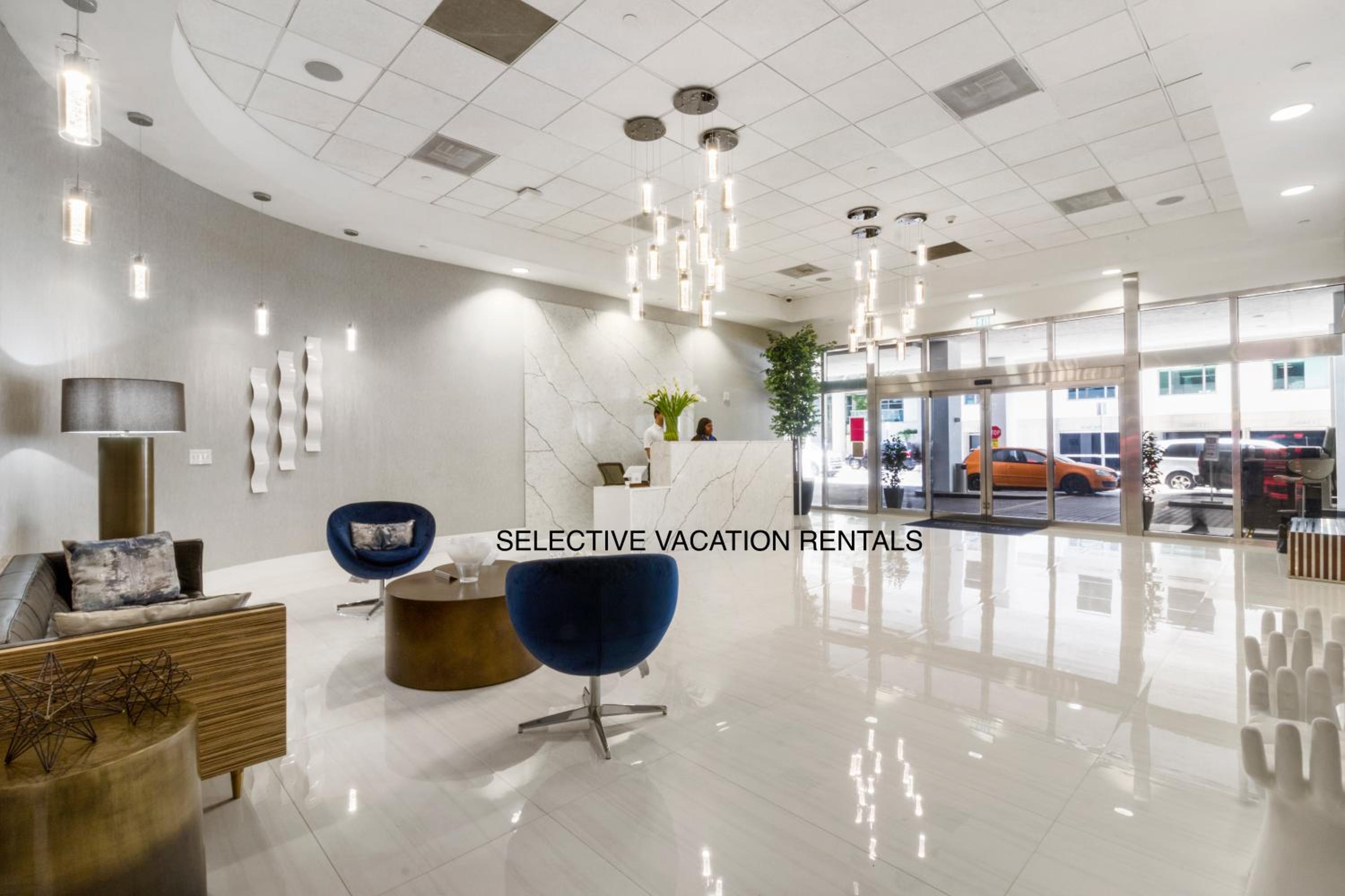 Downtown Miami Brickell Bay & Pool View 4 Bedrooms