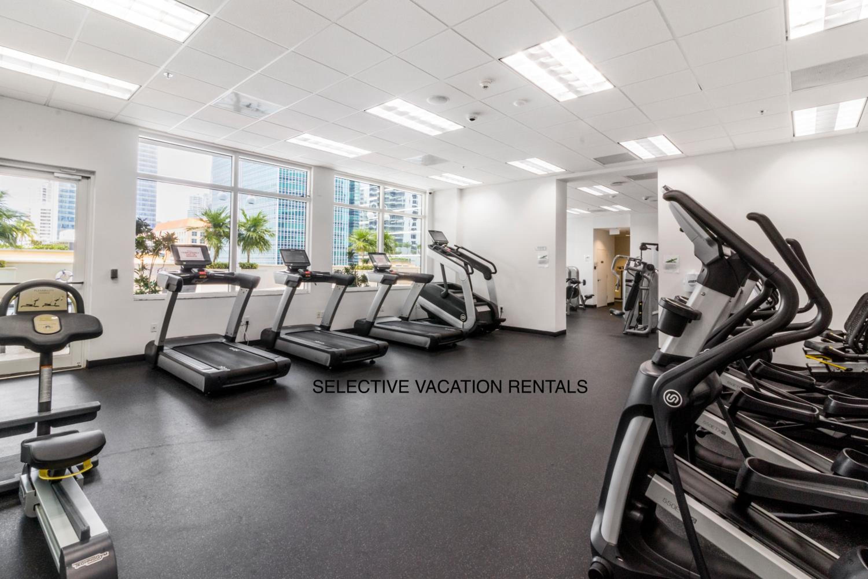 Downtown Miami Brickell Bay & Pool View 4 Bedrooms