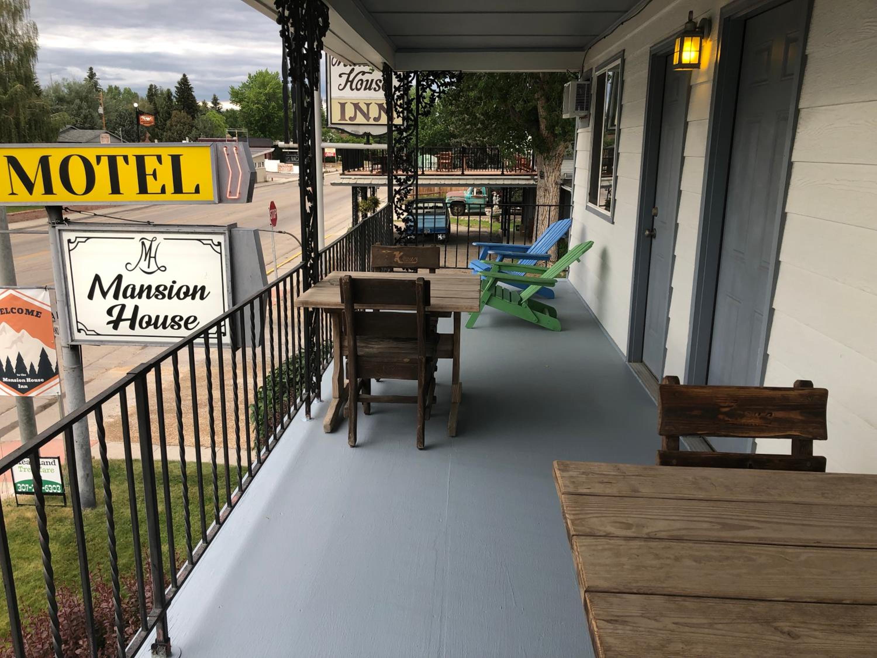 Buffalo Vacations - Mansion House Motel - Property Image 3