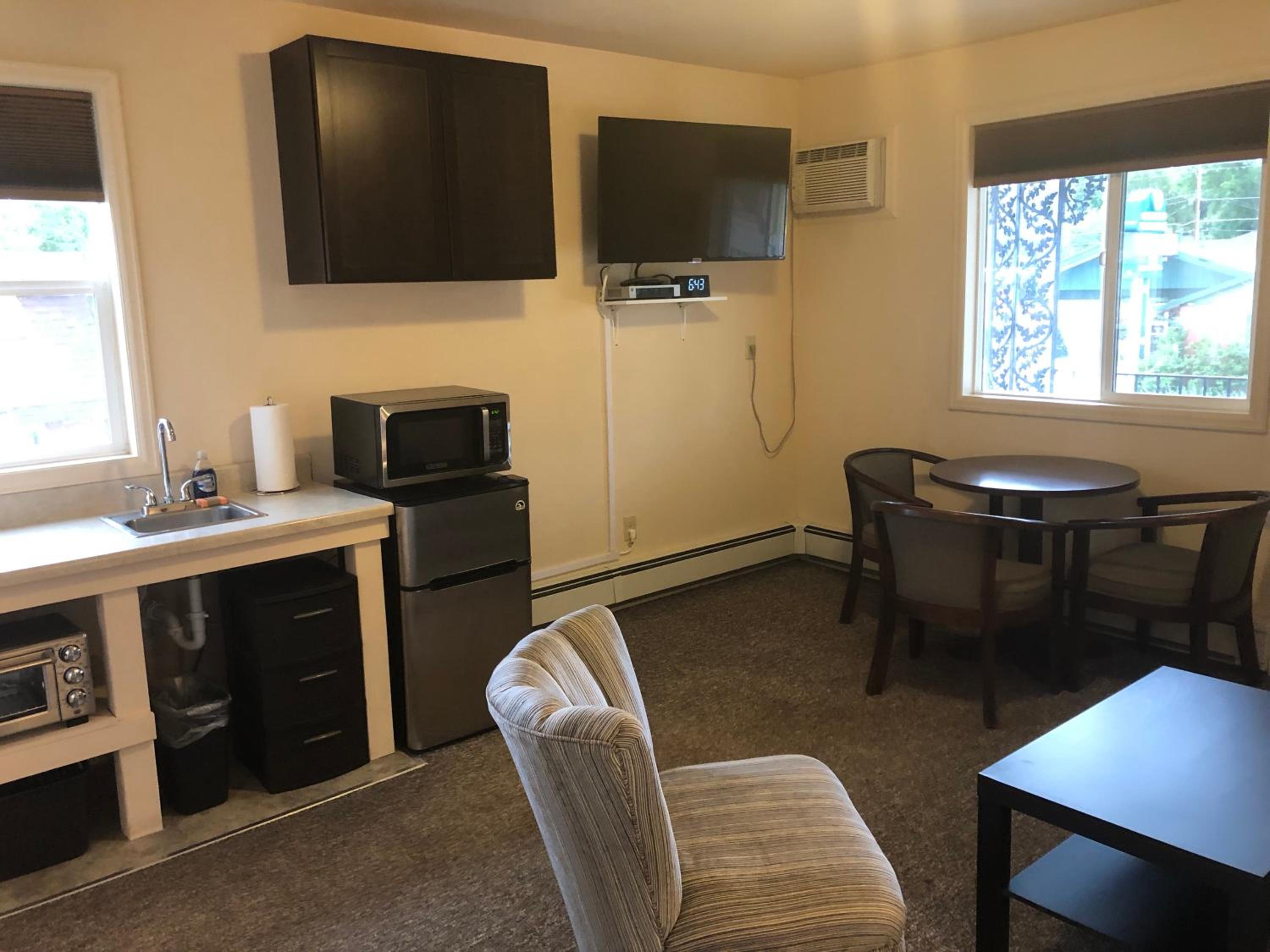 Buffalo Vacations - Mansion House Motel - Property Image 26