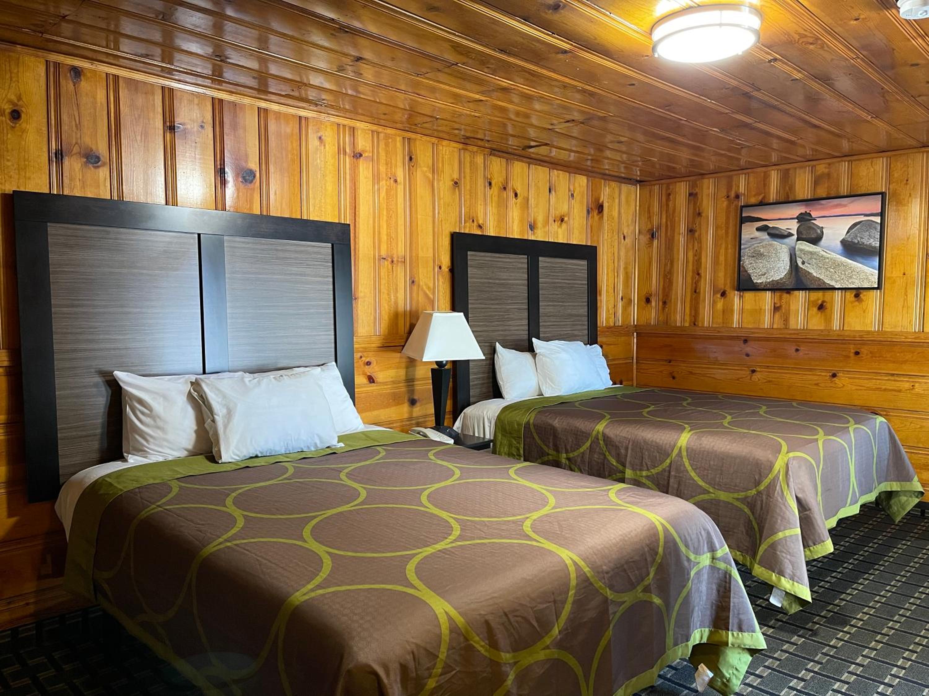 Lake Tahoe Vacations - Pinewood Inn - Property Image 8