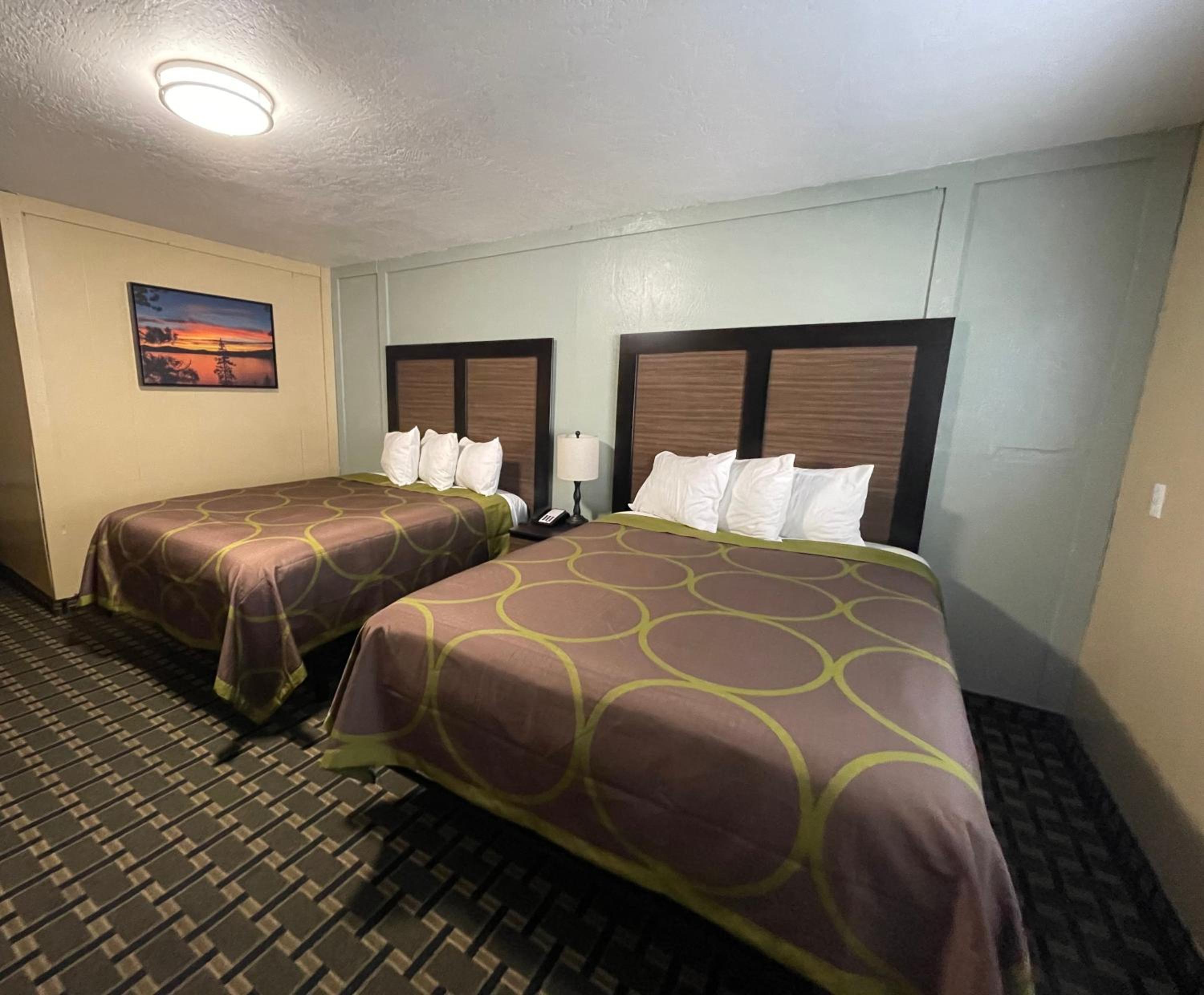 Lake Tahoe Vacations - Pinewood Inn - Property Image 12