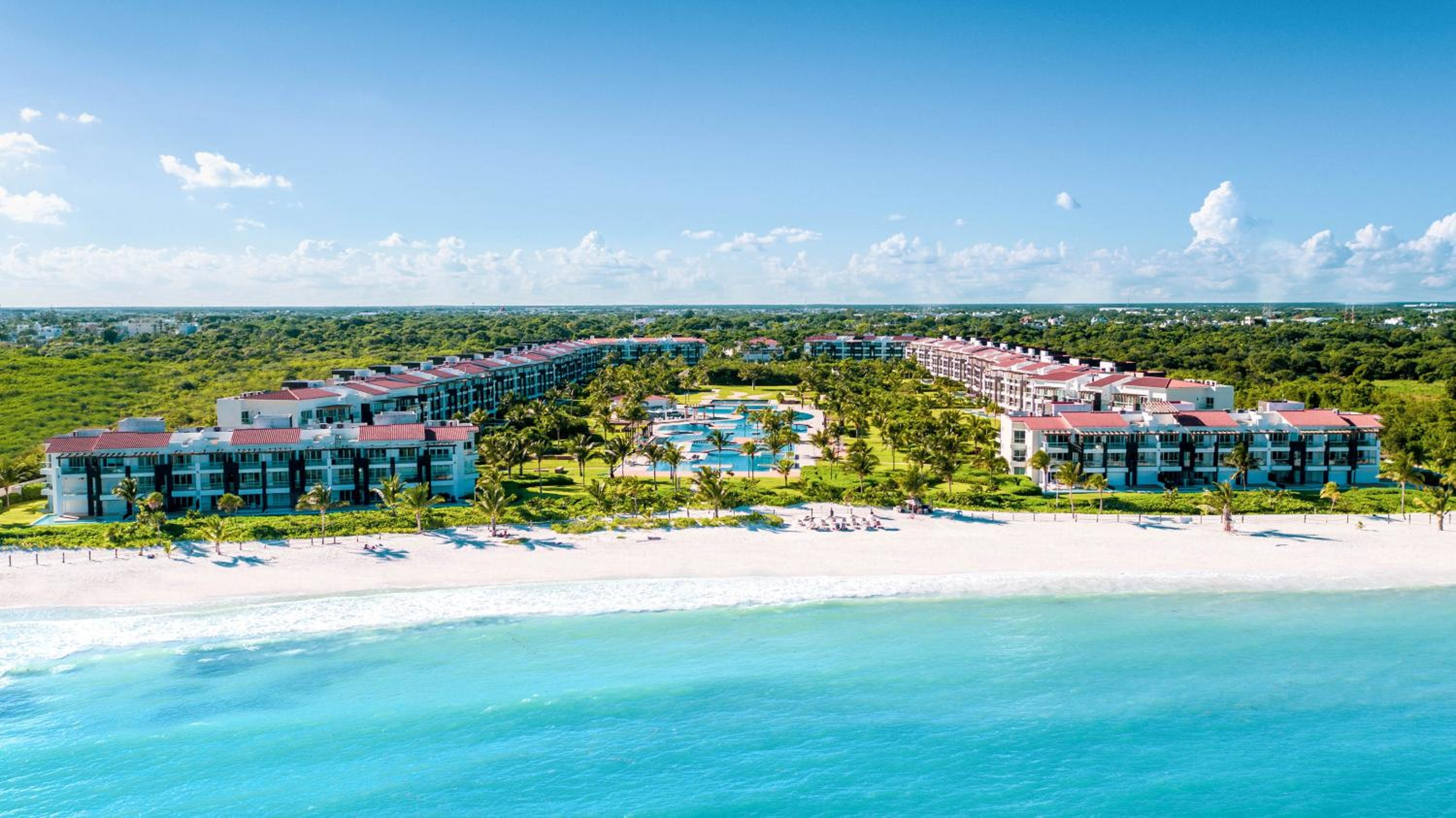 Mareazul Beach Front Condos At playa del Carmen