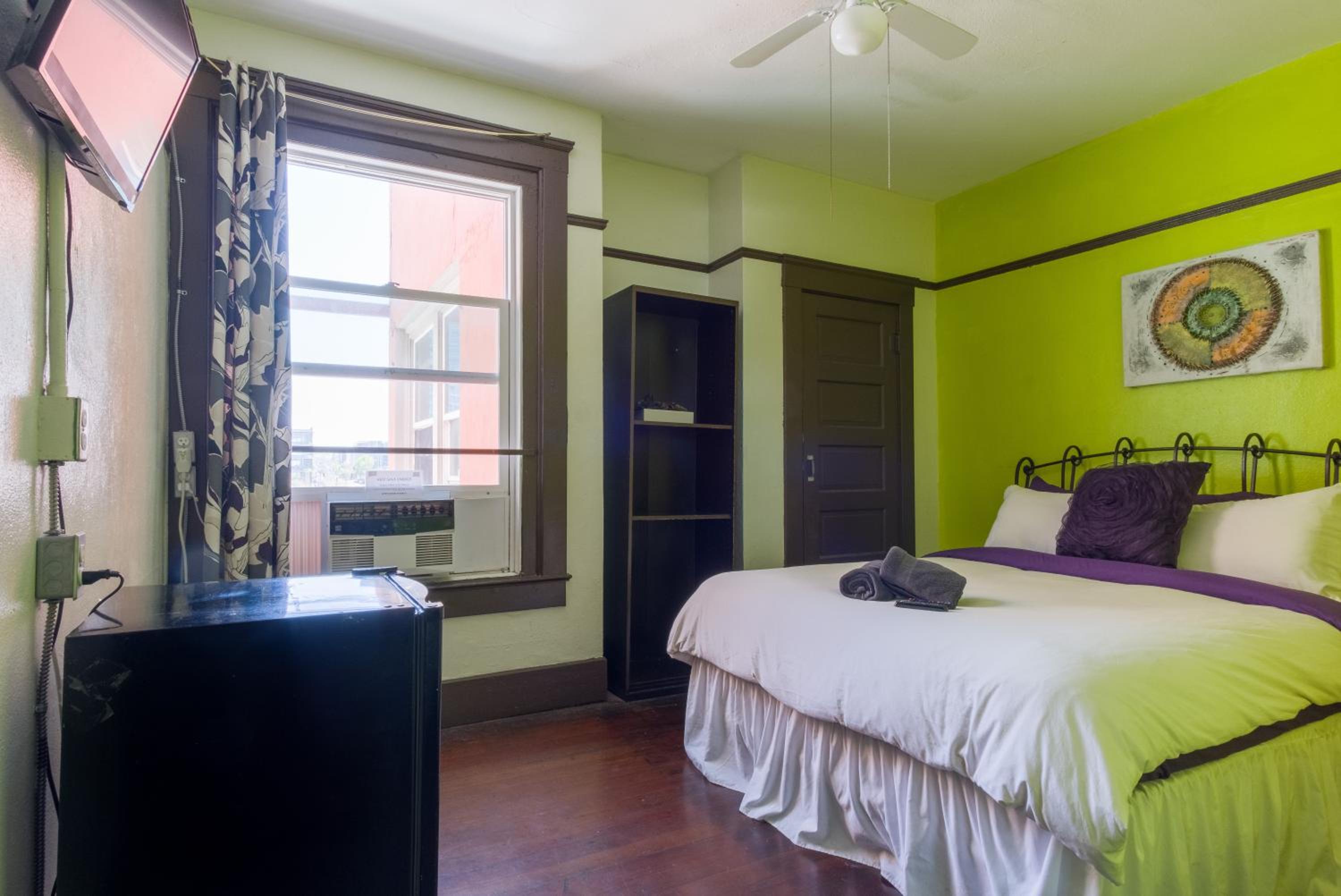 Lucky D's Youth and Traveler's Hostel