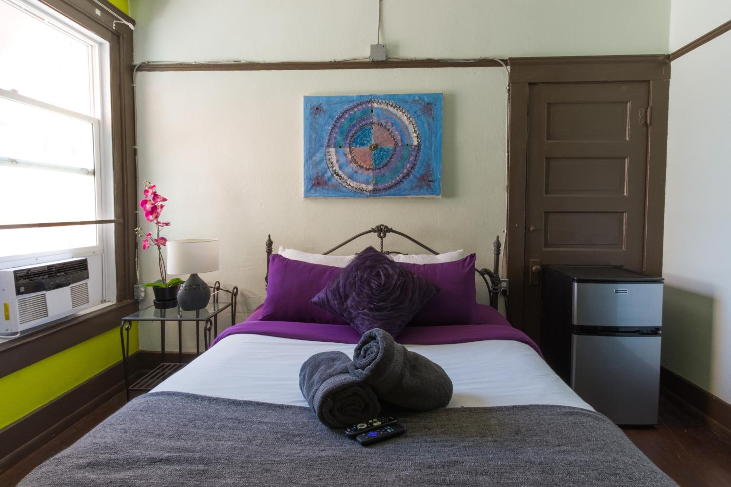 Lucky D's Youth and Traveler's Hostel