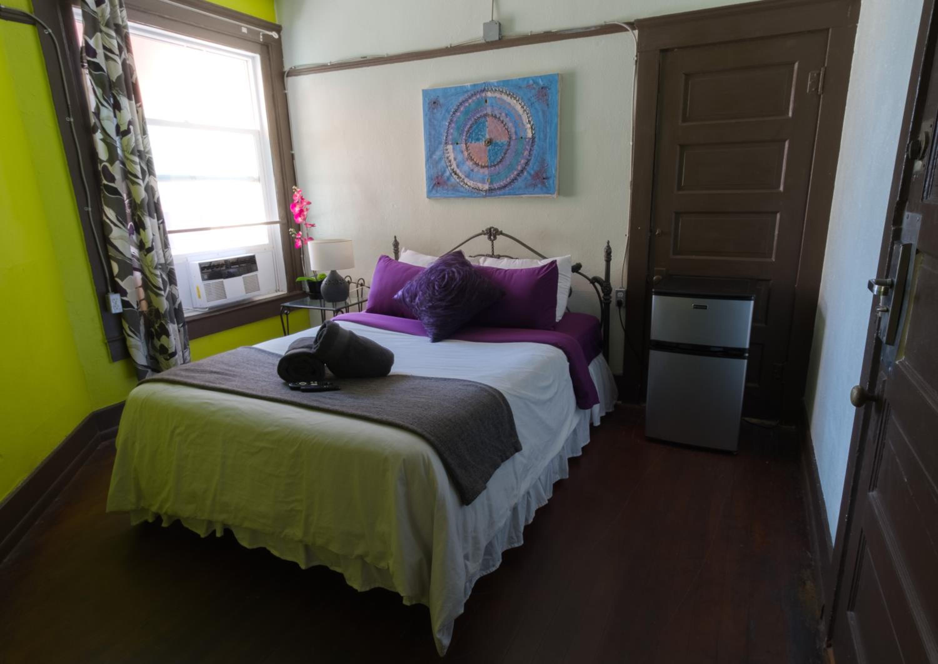 Lucky D's Youth and Traveler's Hostel