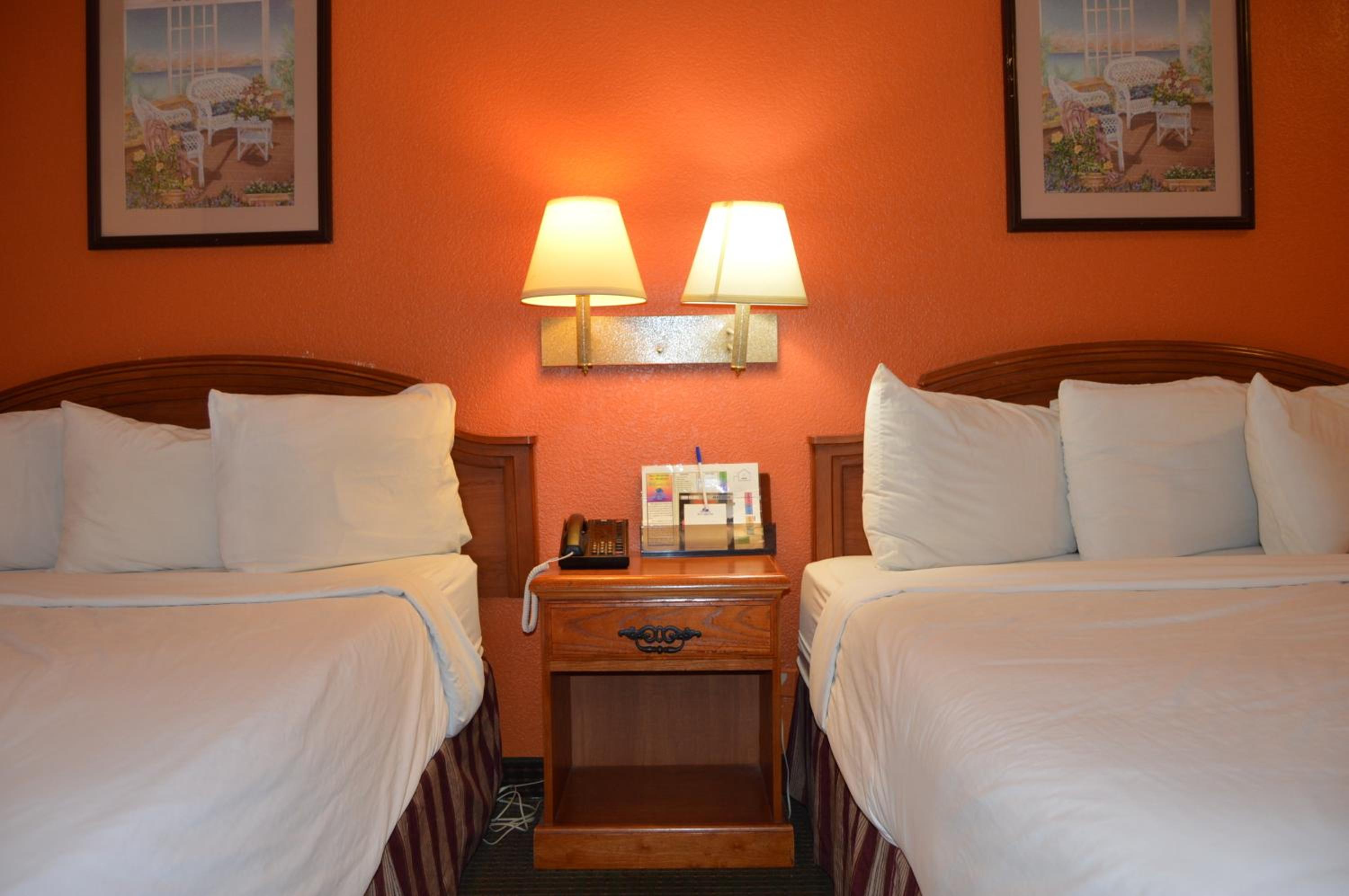 Gainesville Vacations - Americas Best Value Inn Gainesville TX - Property Image 1