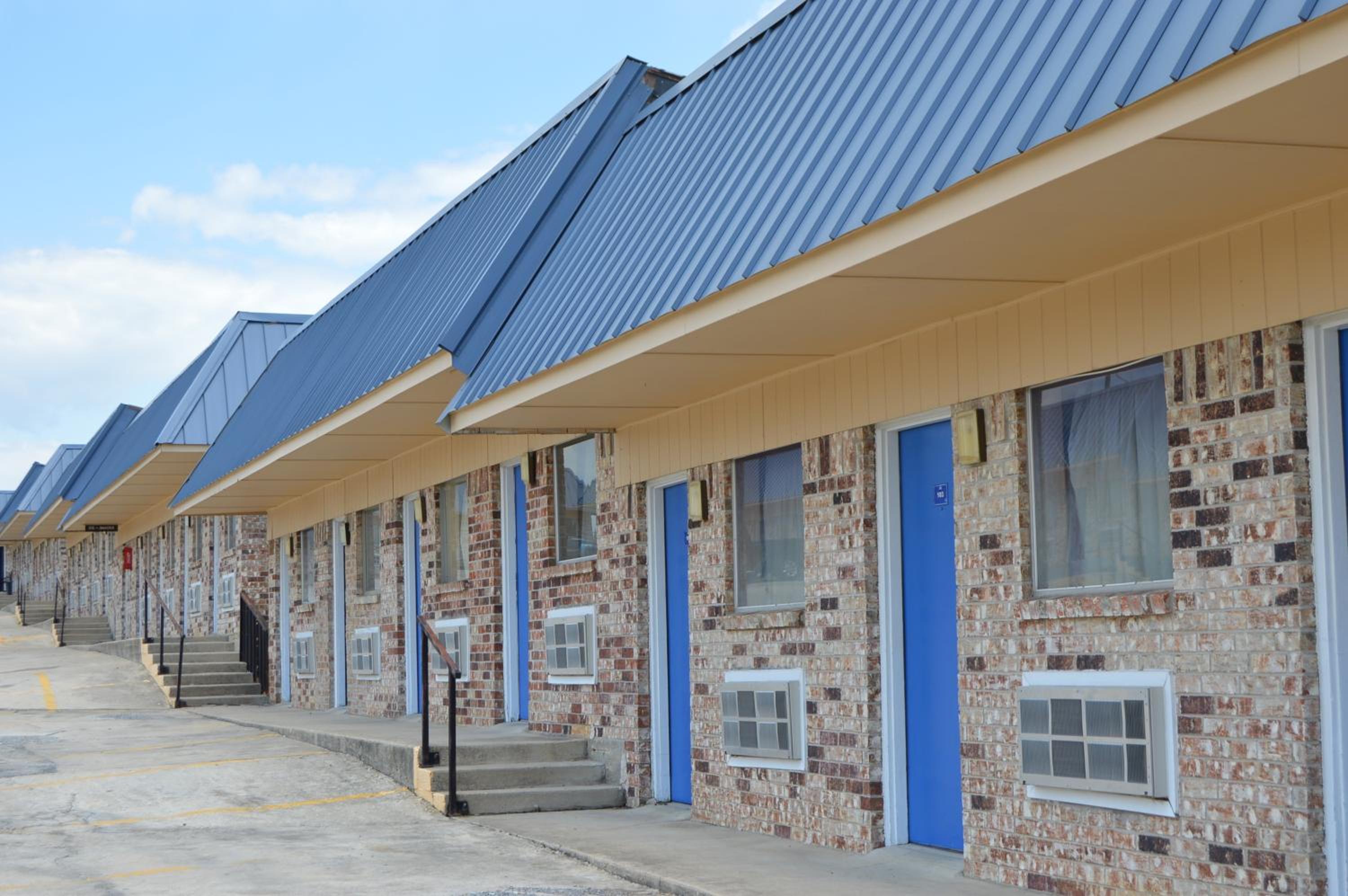 Gainesville Vacations - Americas Best Value Inn Gainesville TX - Property Image 3