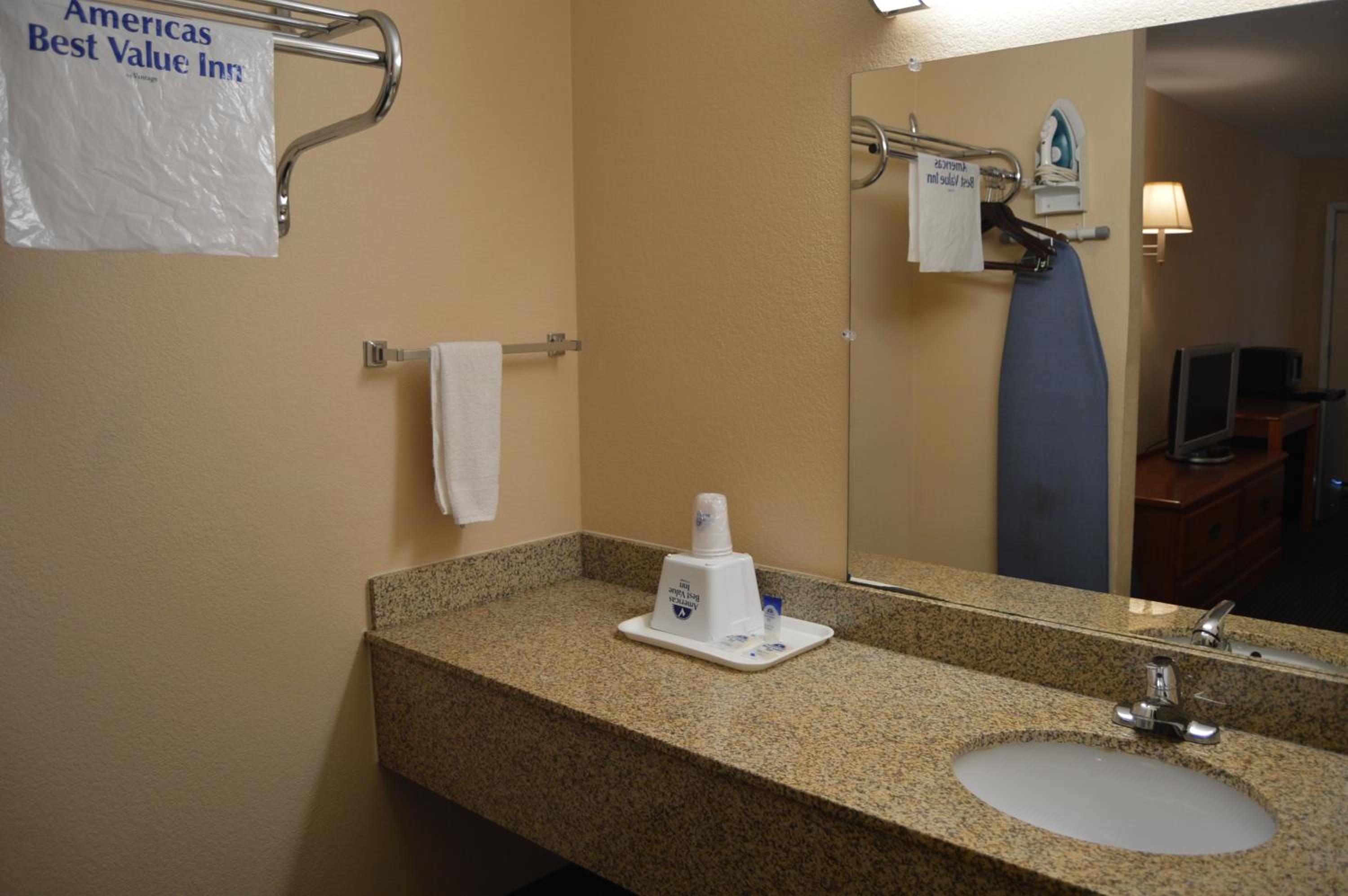 Gainesville Vacations - Americas Best Value Inn Gainesville TX - Property Image 8