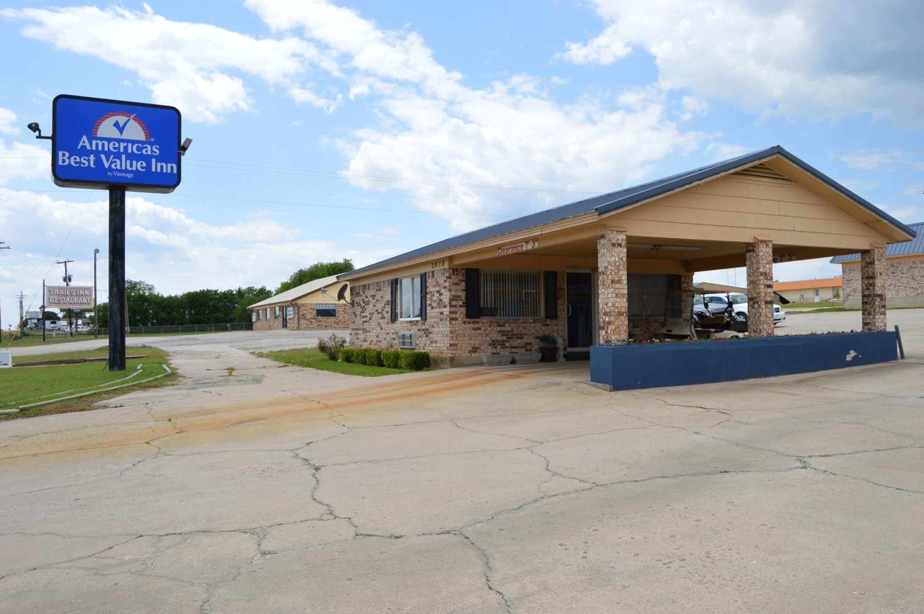 Gainesville Vacations - Americas Best Value Inn Gainesville TX - Property Image 12