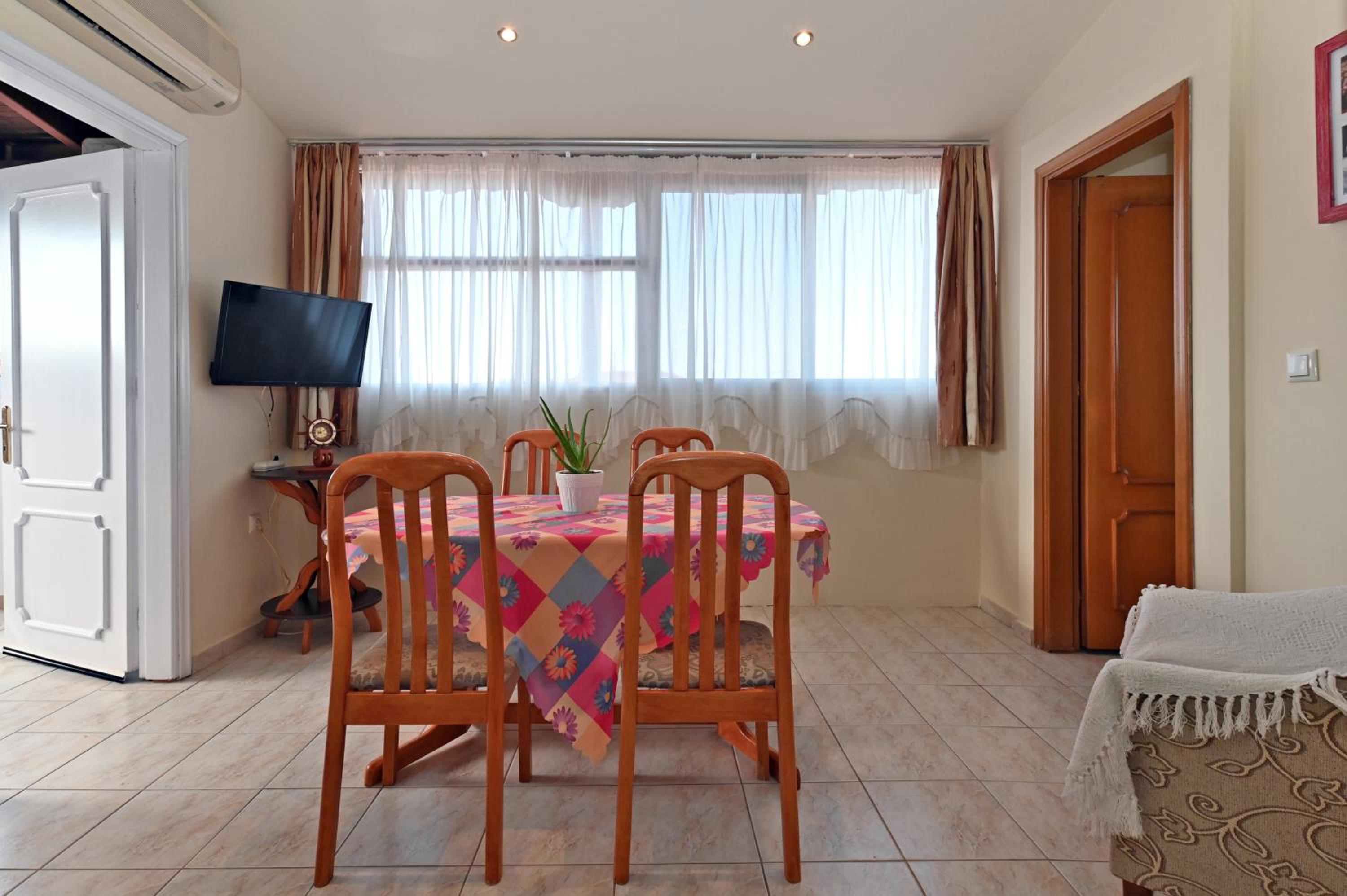 Dionisos Palms Apartments