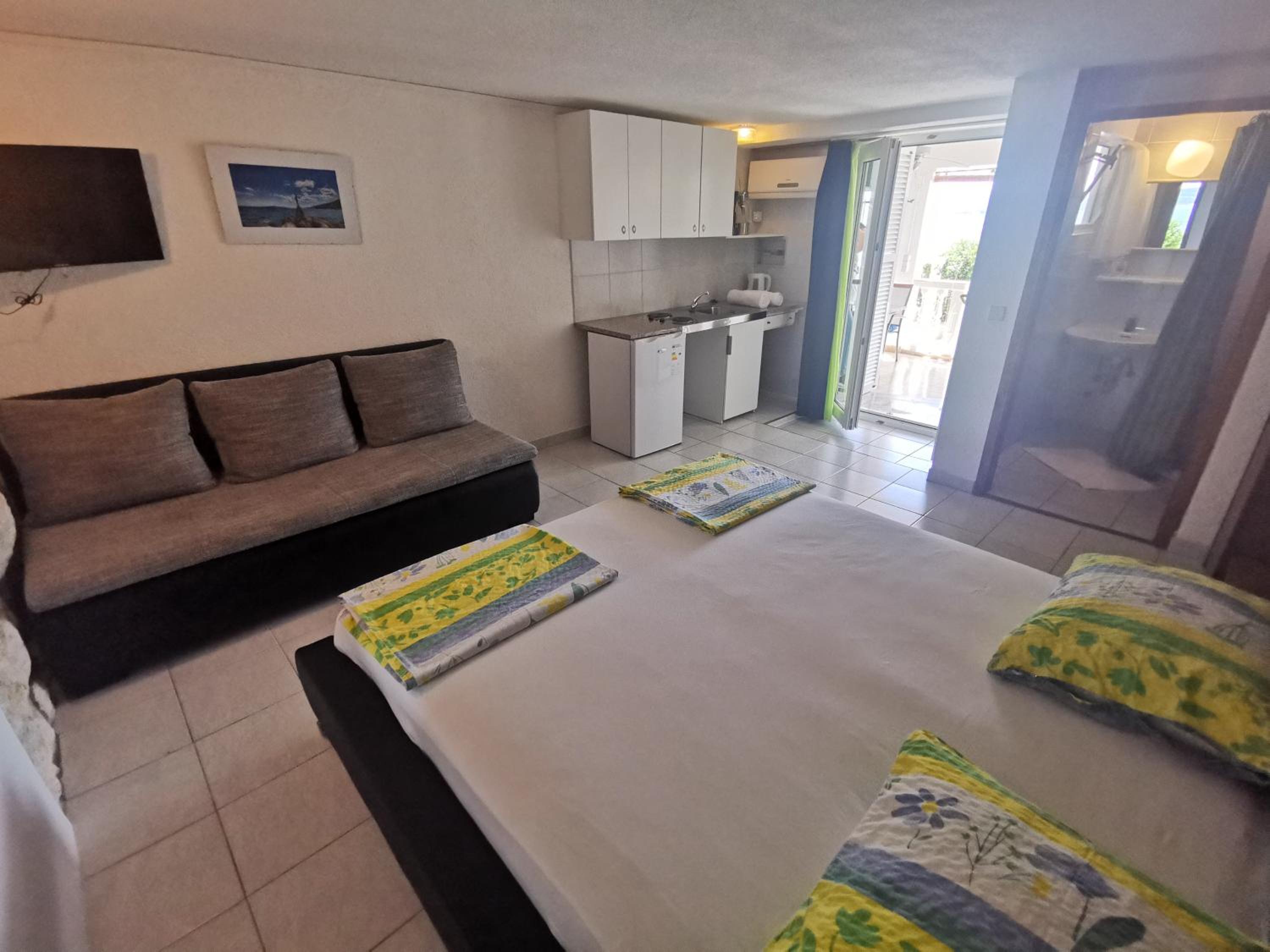 NIKO Apartments 70m from the beach view 5