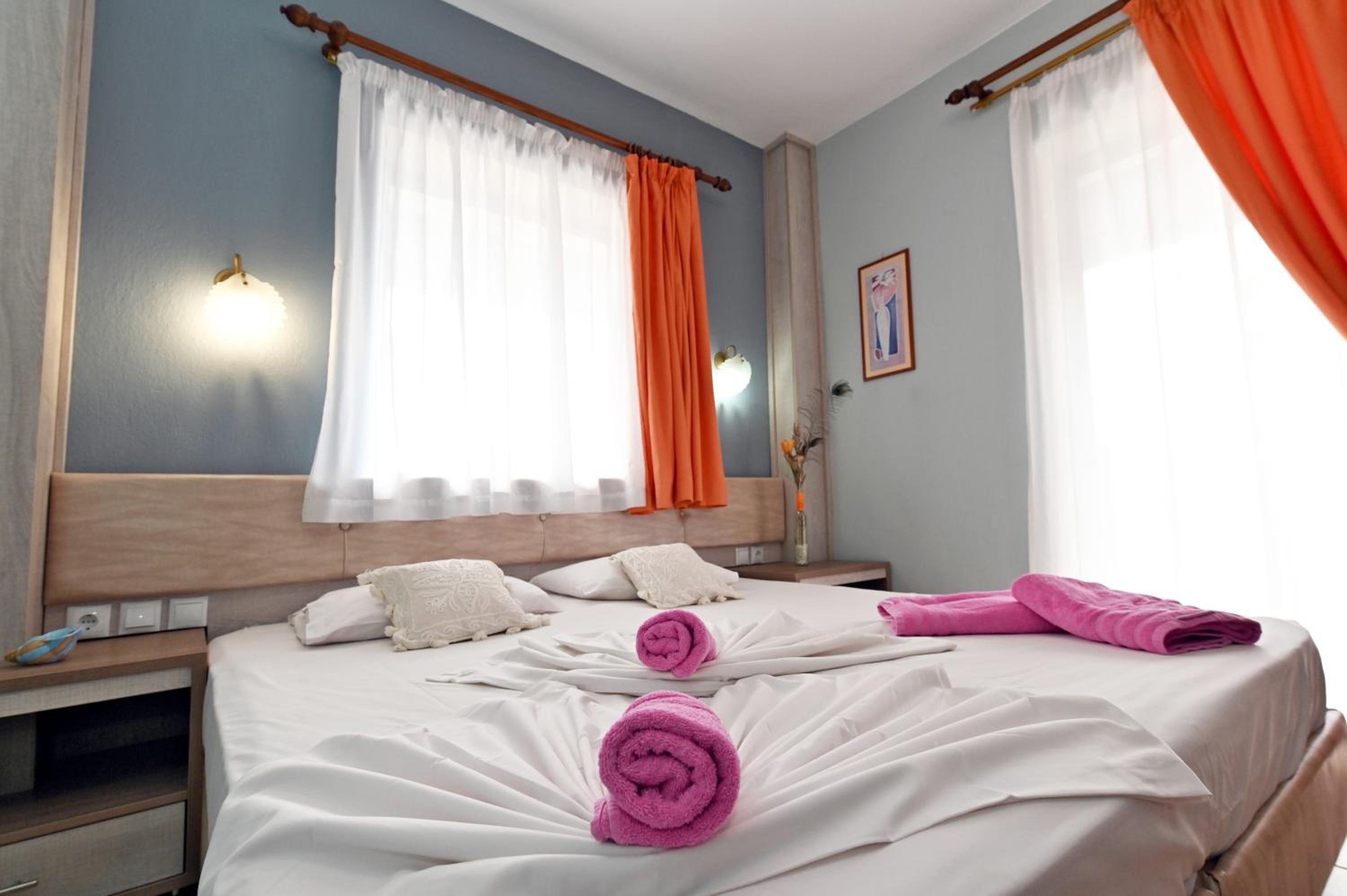 Dionisos Palms Apartments