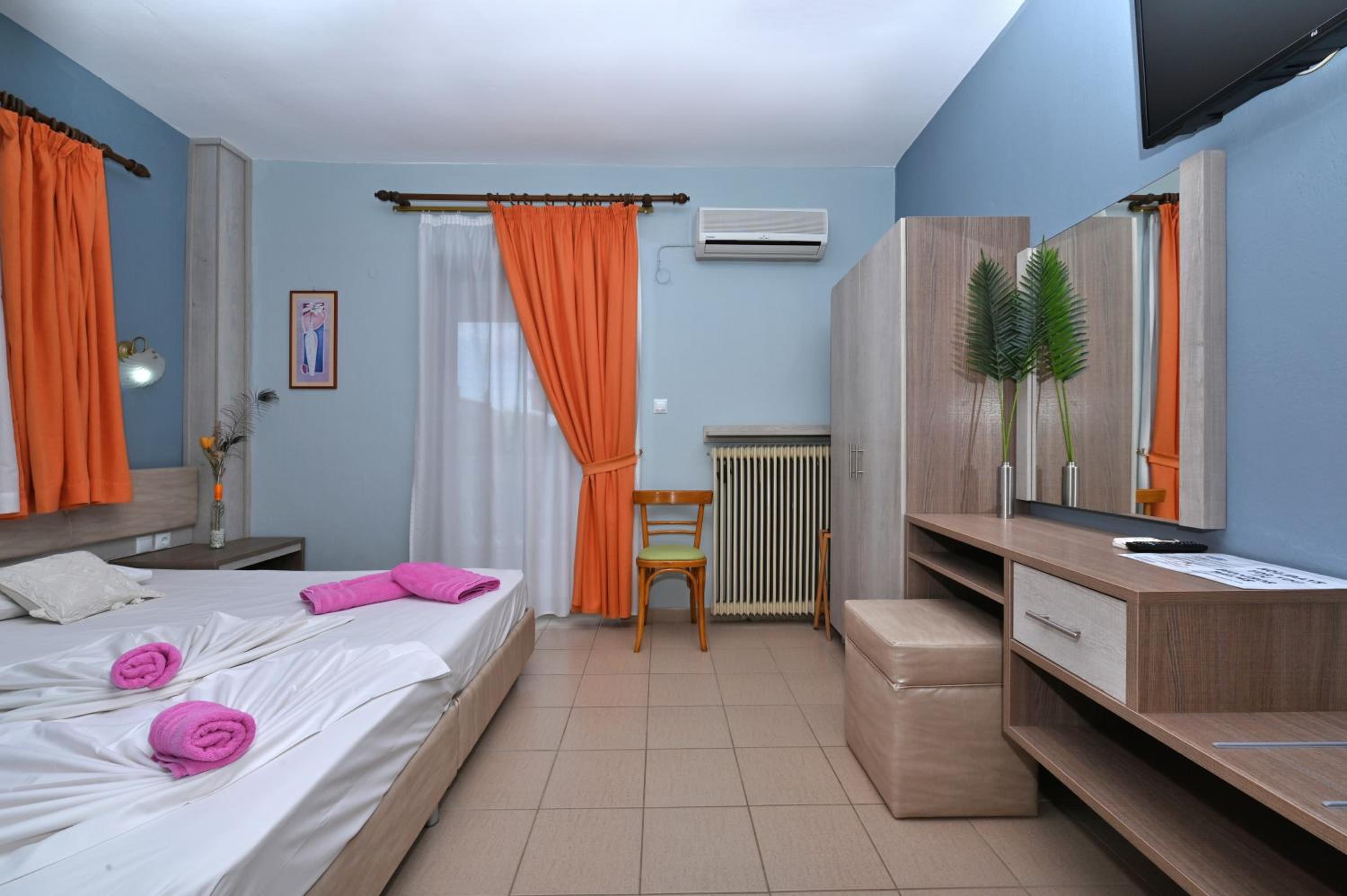 Dionisos Palms Apartments
