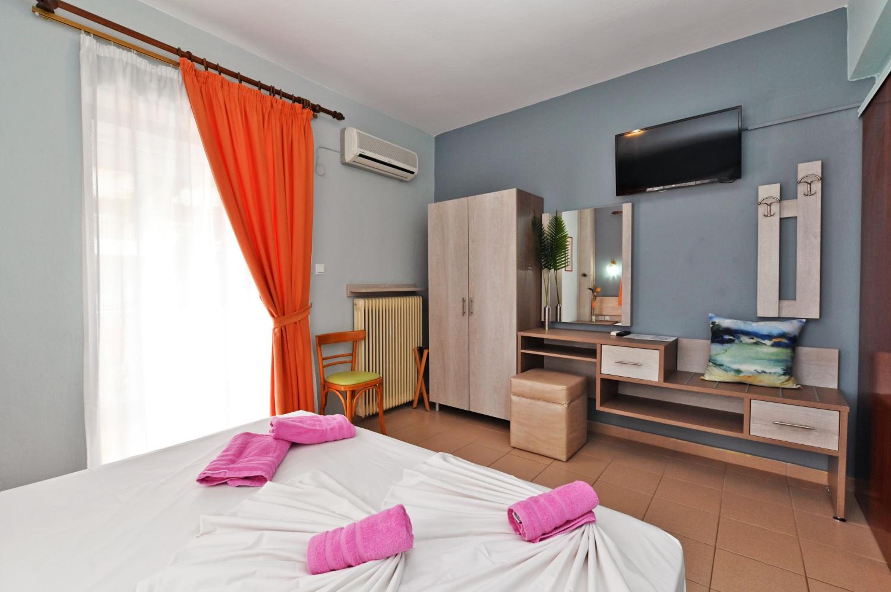 Dionisos Palms Apartments