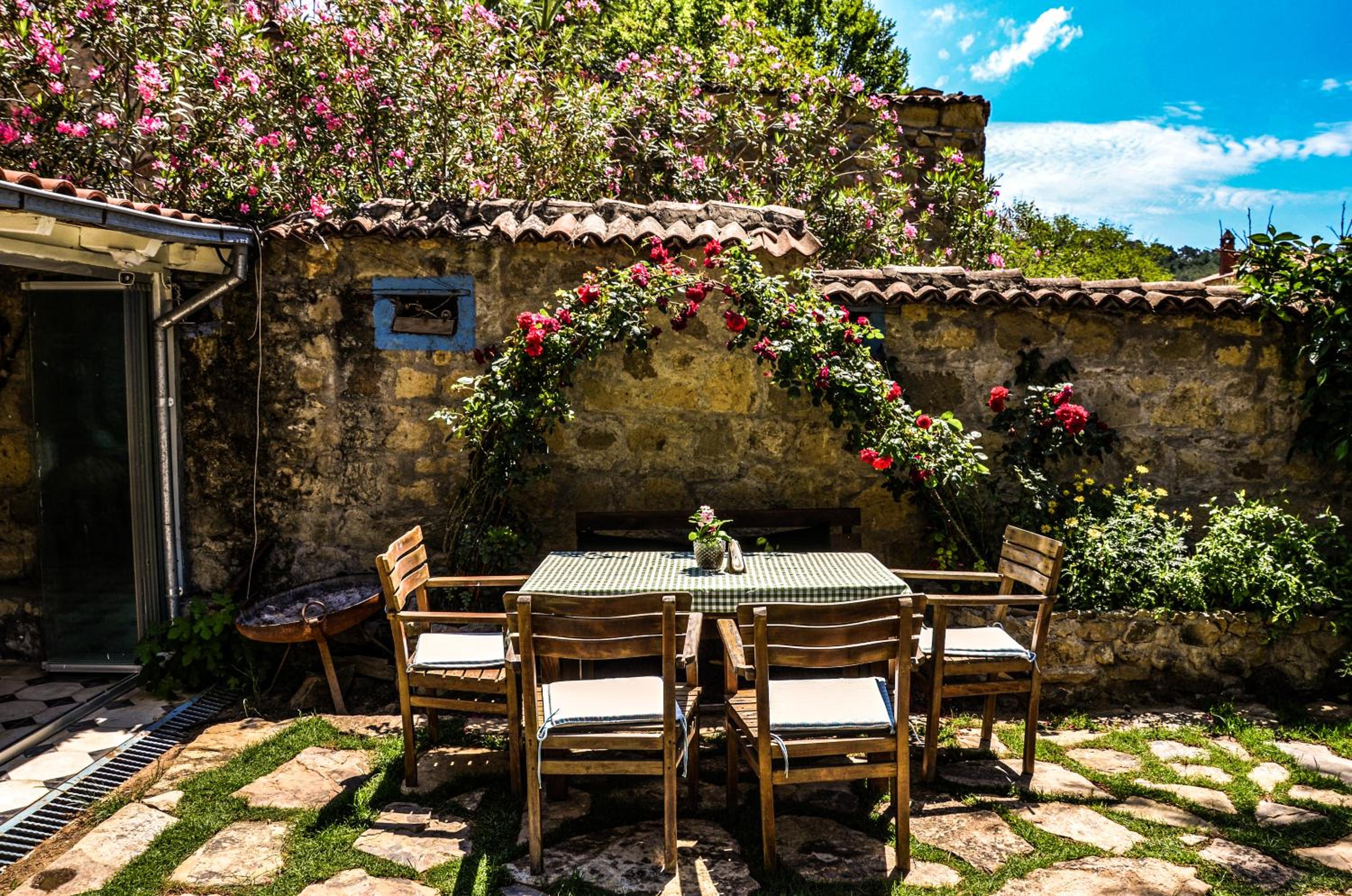 Adatepe Otel en Adatepe — balance & terrace