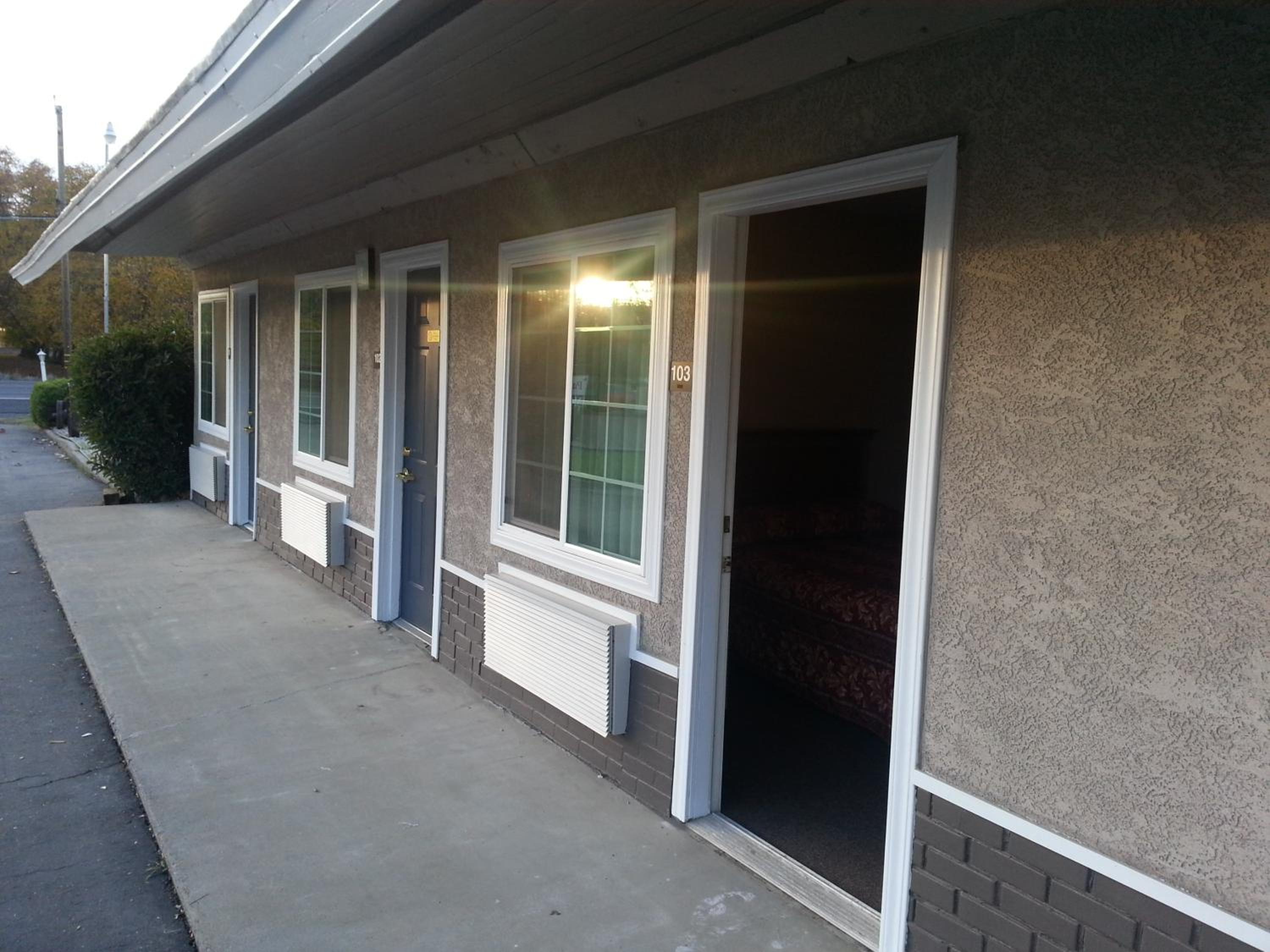 Pacific Motel