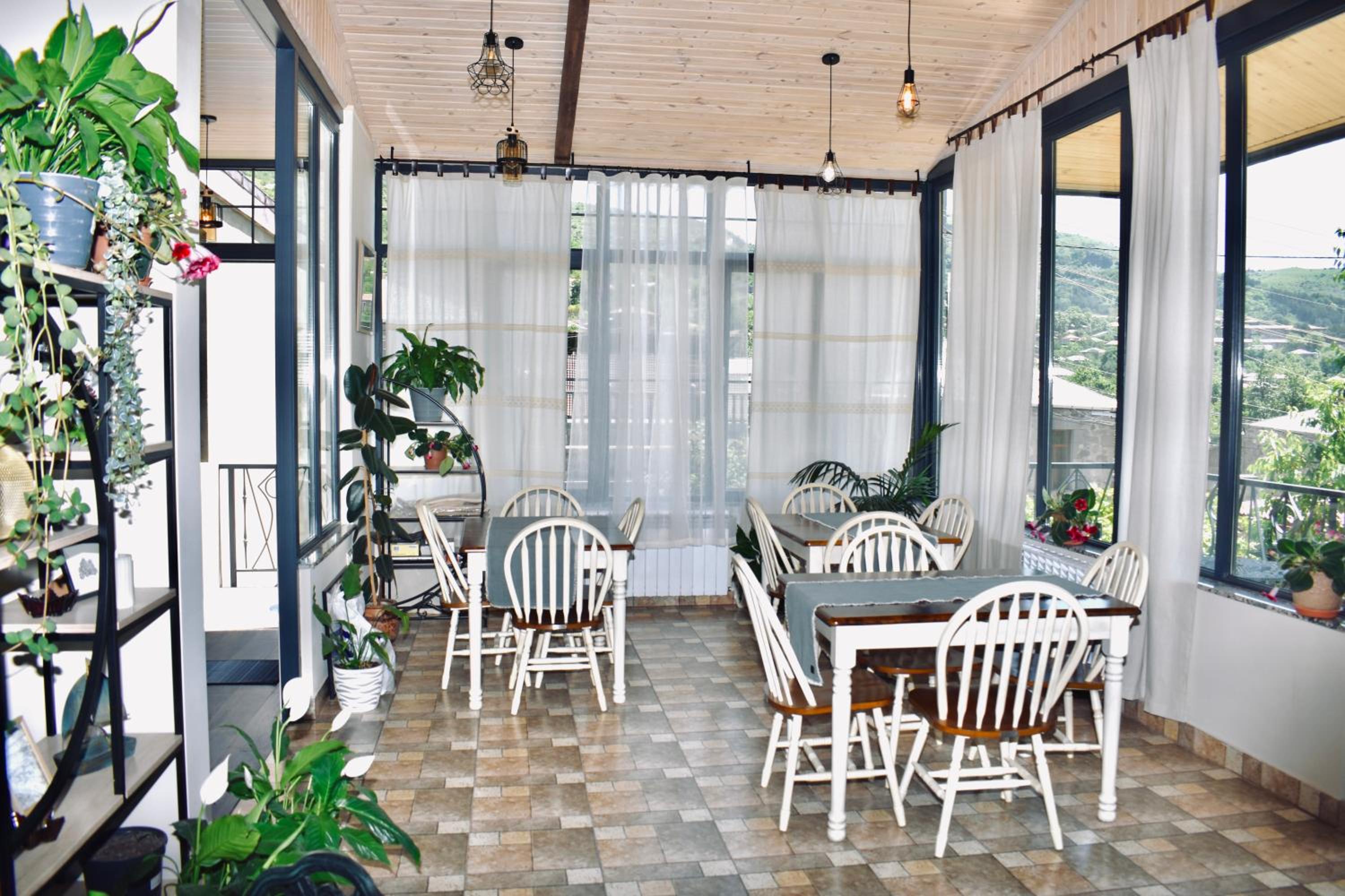 REDROOF Goris Boutique Hotel