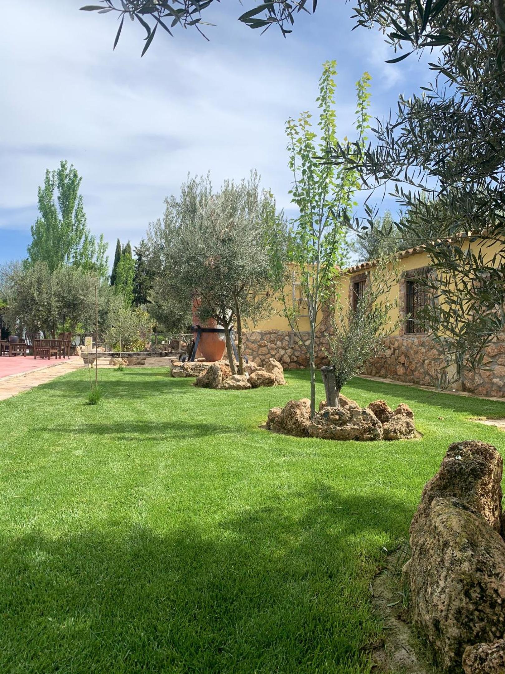 Spacious villa with mountain view and pool in Baza