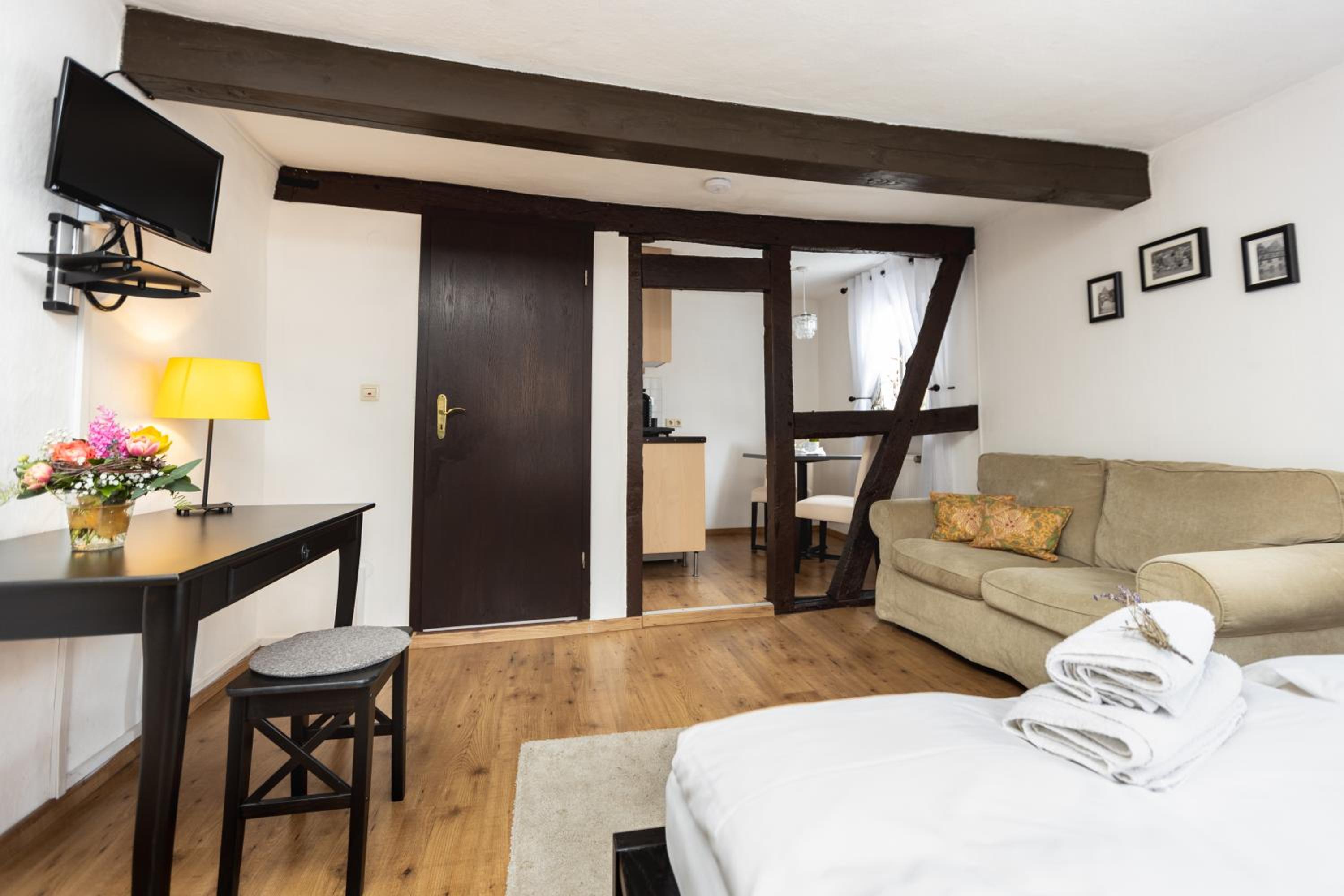 Seminarhaus Heim Retreat, Fachwerkhaus von 1451, Yoga, Naturgarten für 10 Personen