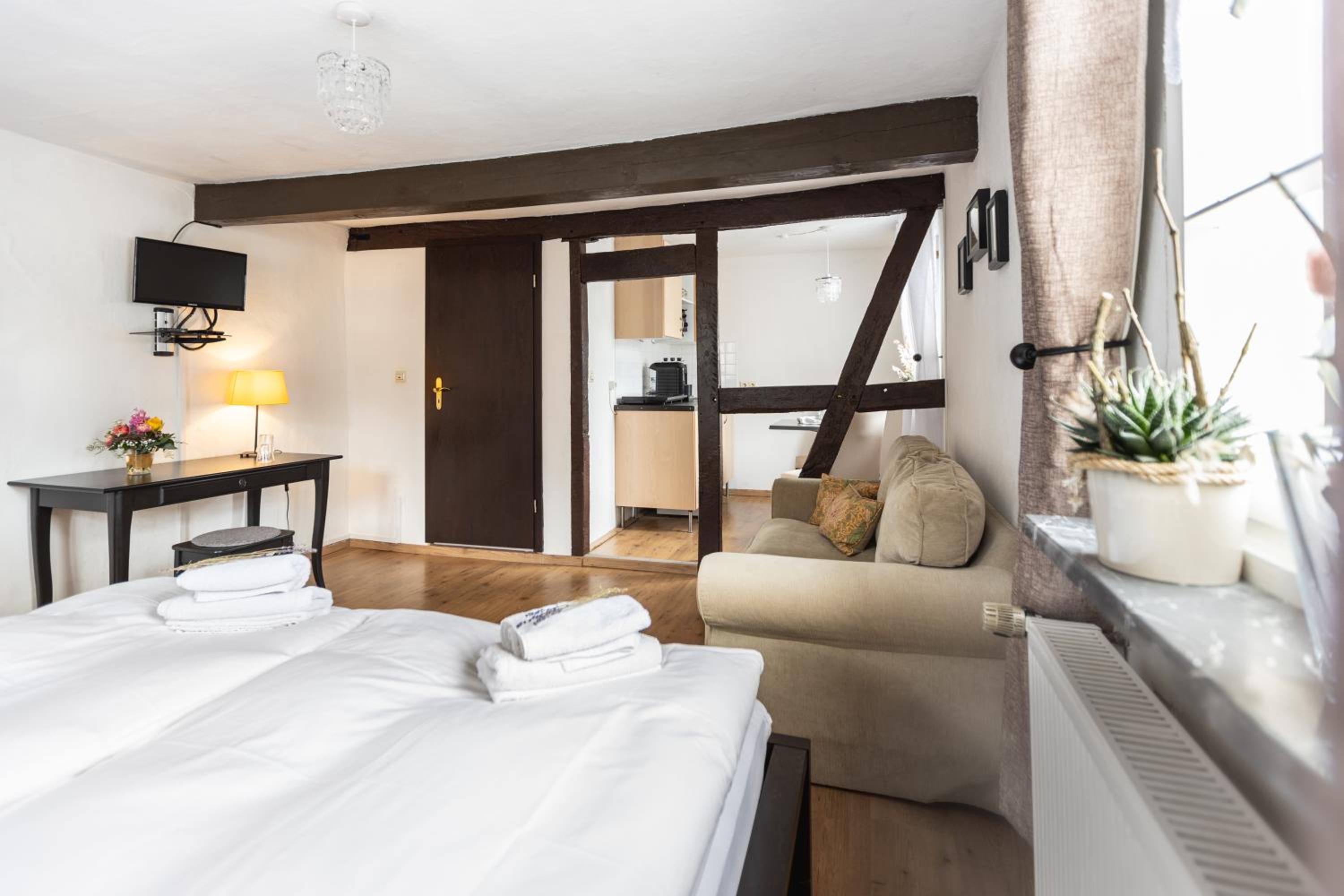 Seminarhaus Heim Retreat, Fachwerkhaus von 1451, Yoga, Naturgarten für 10 Personen