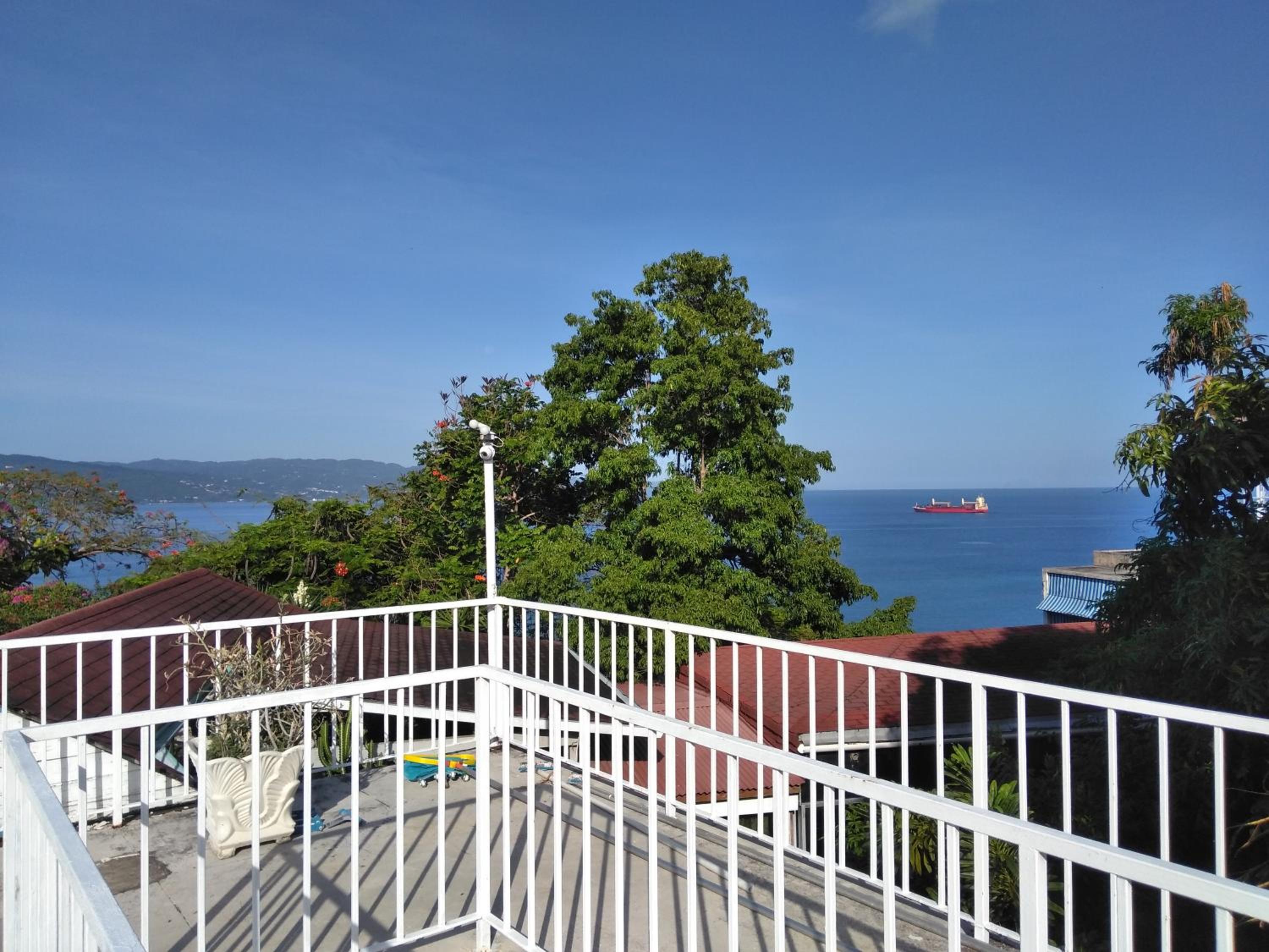 Irresistible View-Mobay Club 1408 view 5