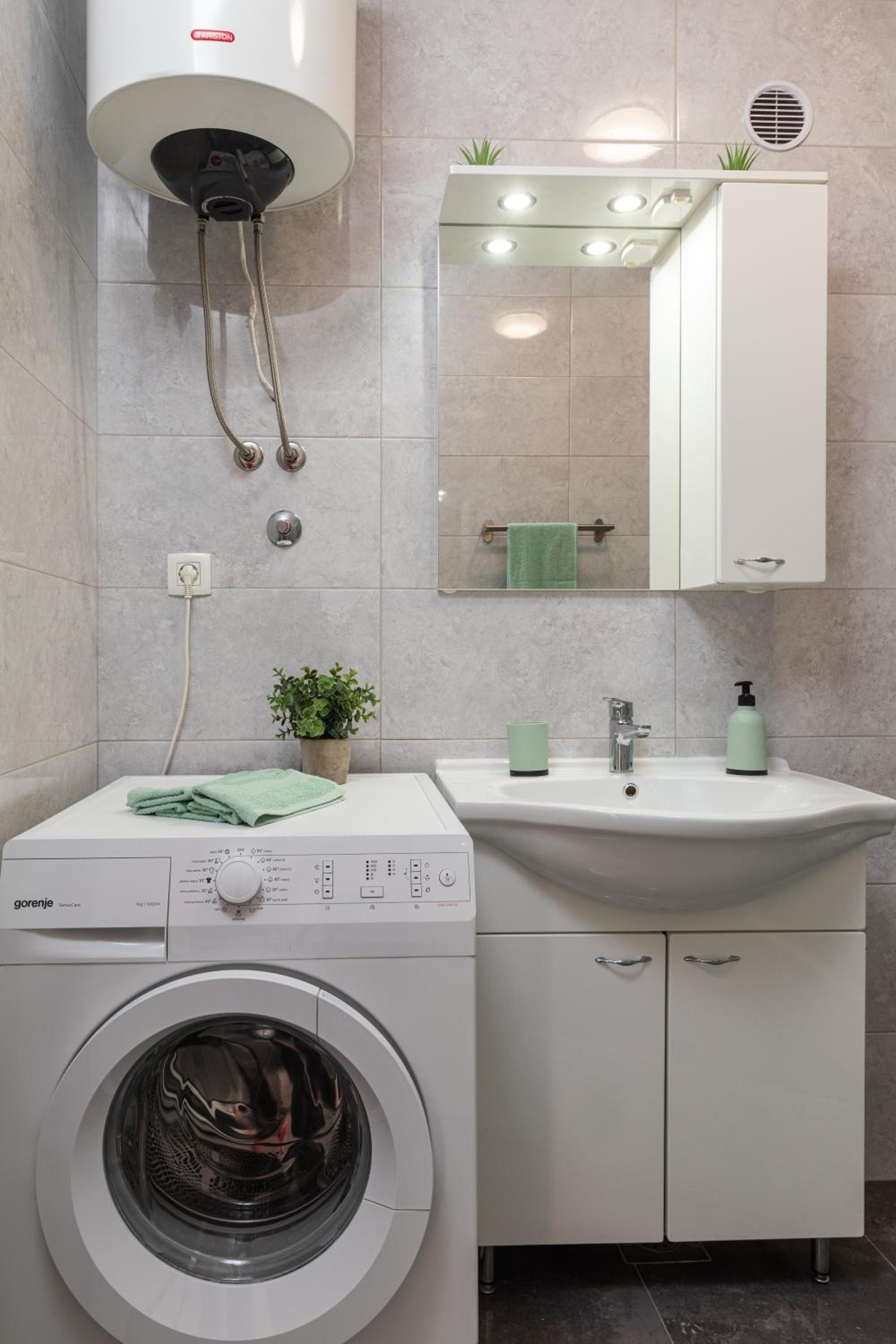 Apartment Mirna