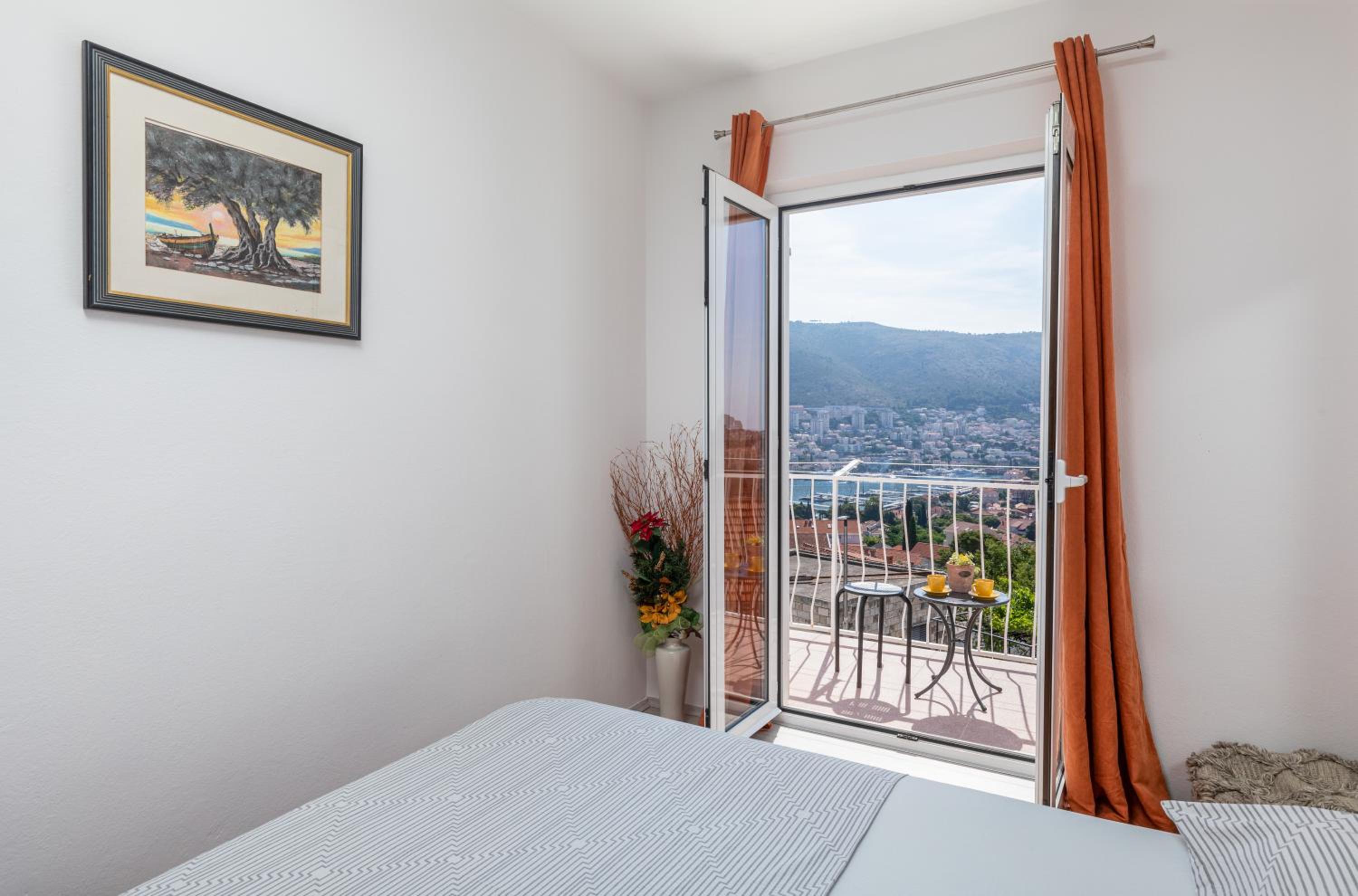 Apartment Mirna