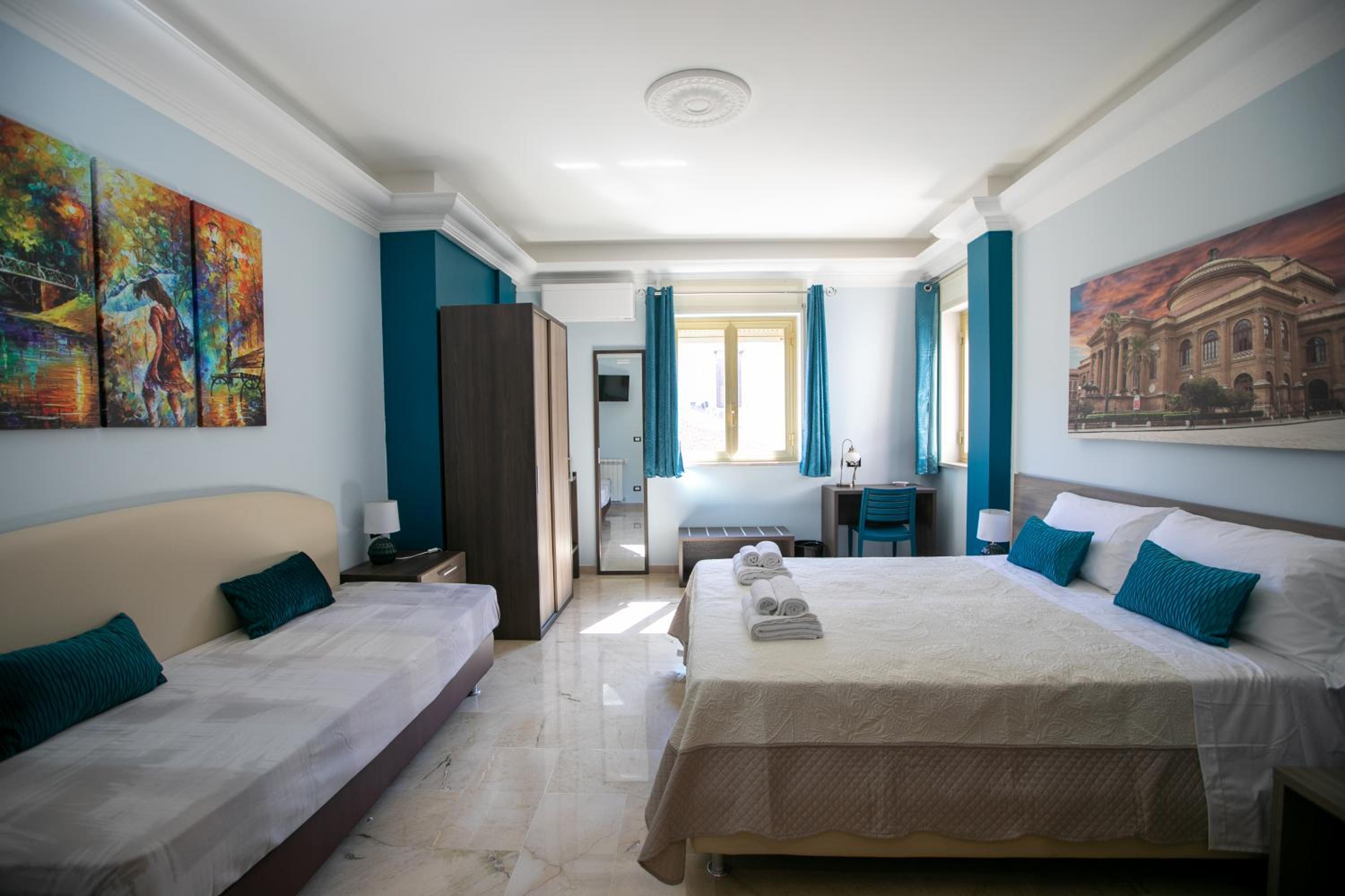 hotel room