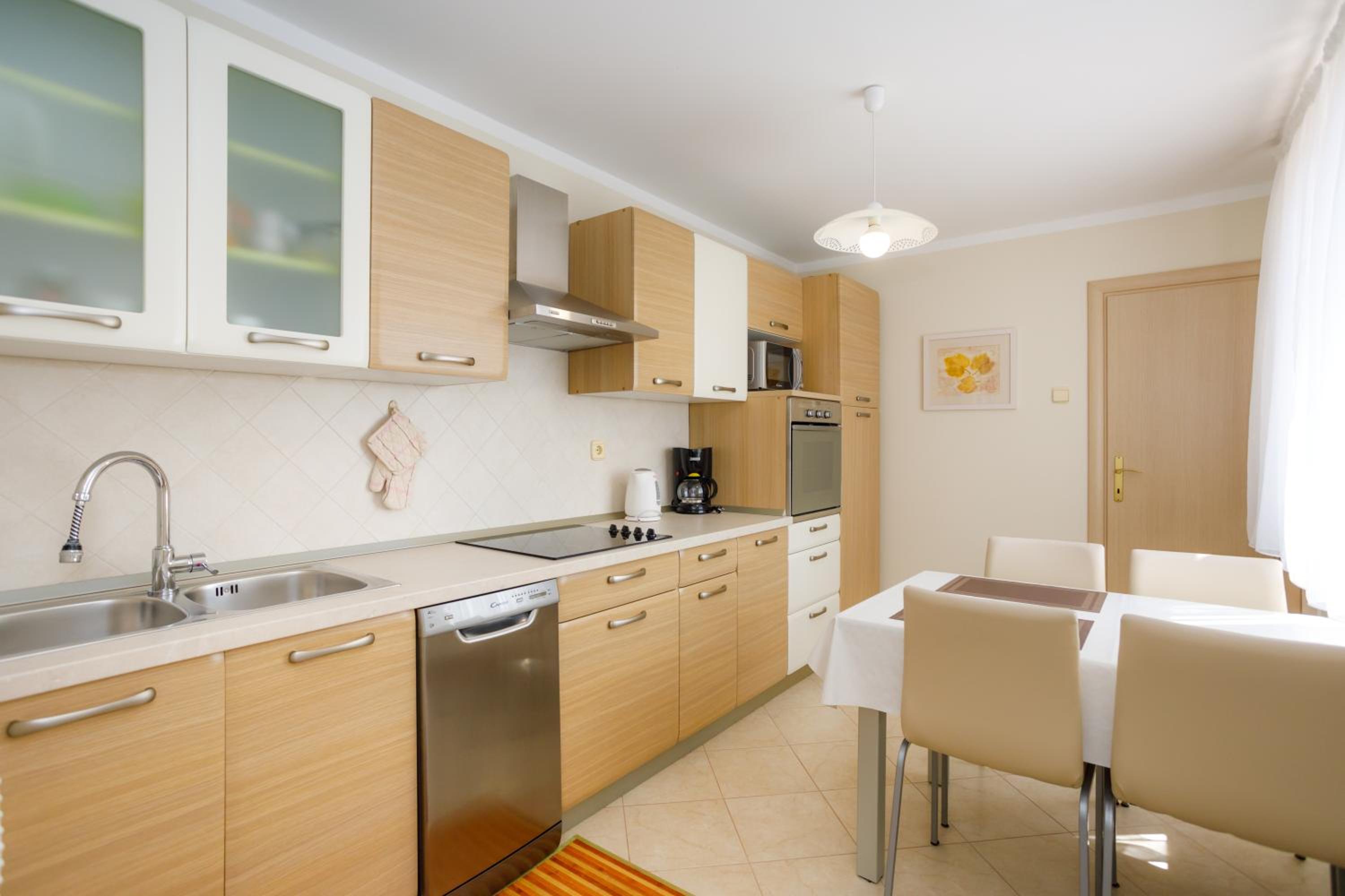 Apartment Franolic view 3